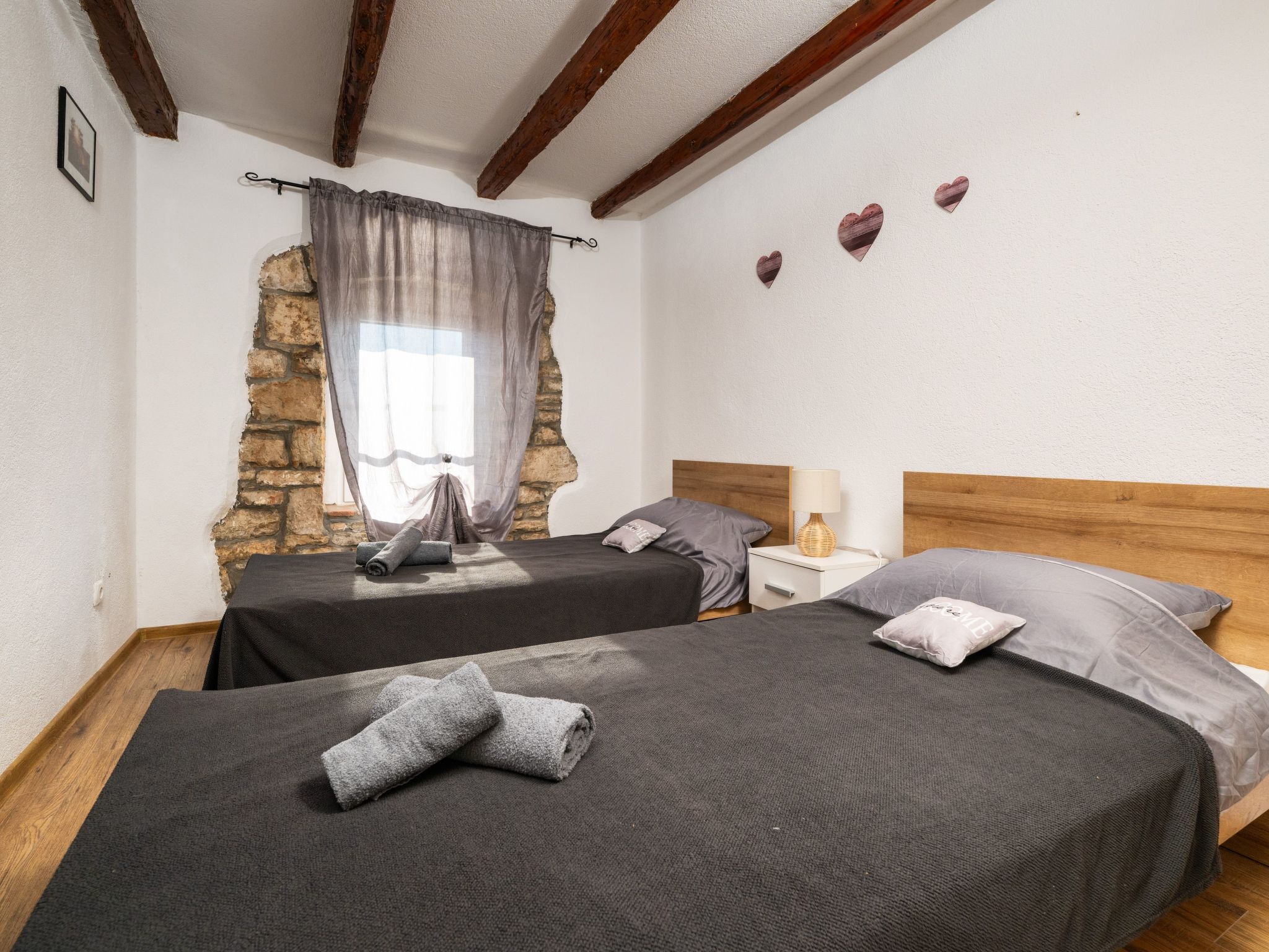 Typisch istrisches Ferienhaus mit Garten-Dedans