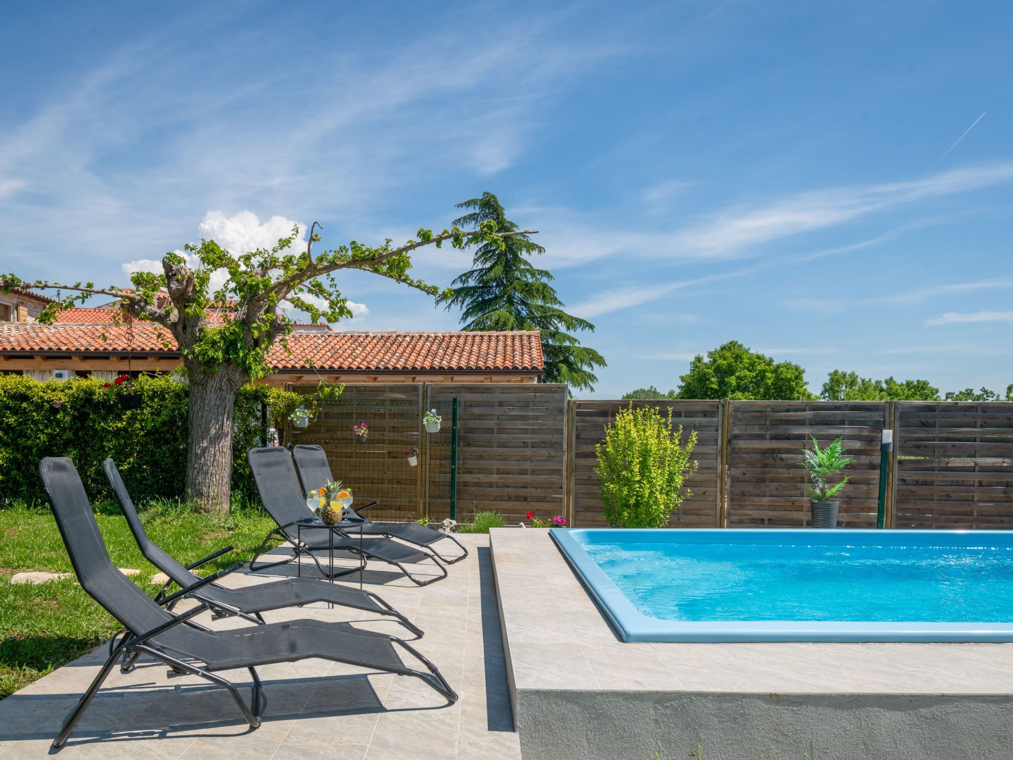 Typisch istrisches Ferienhaus mit Garten-Dedans