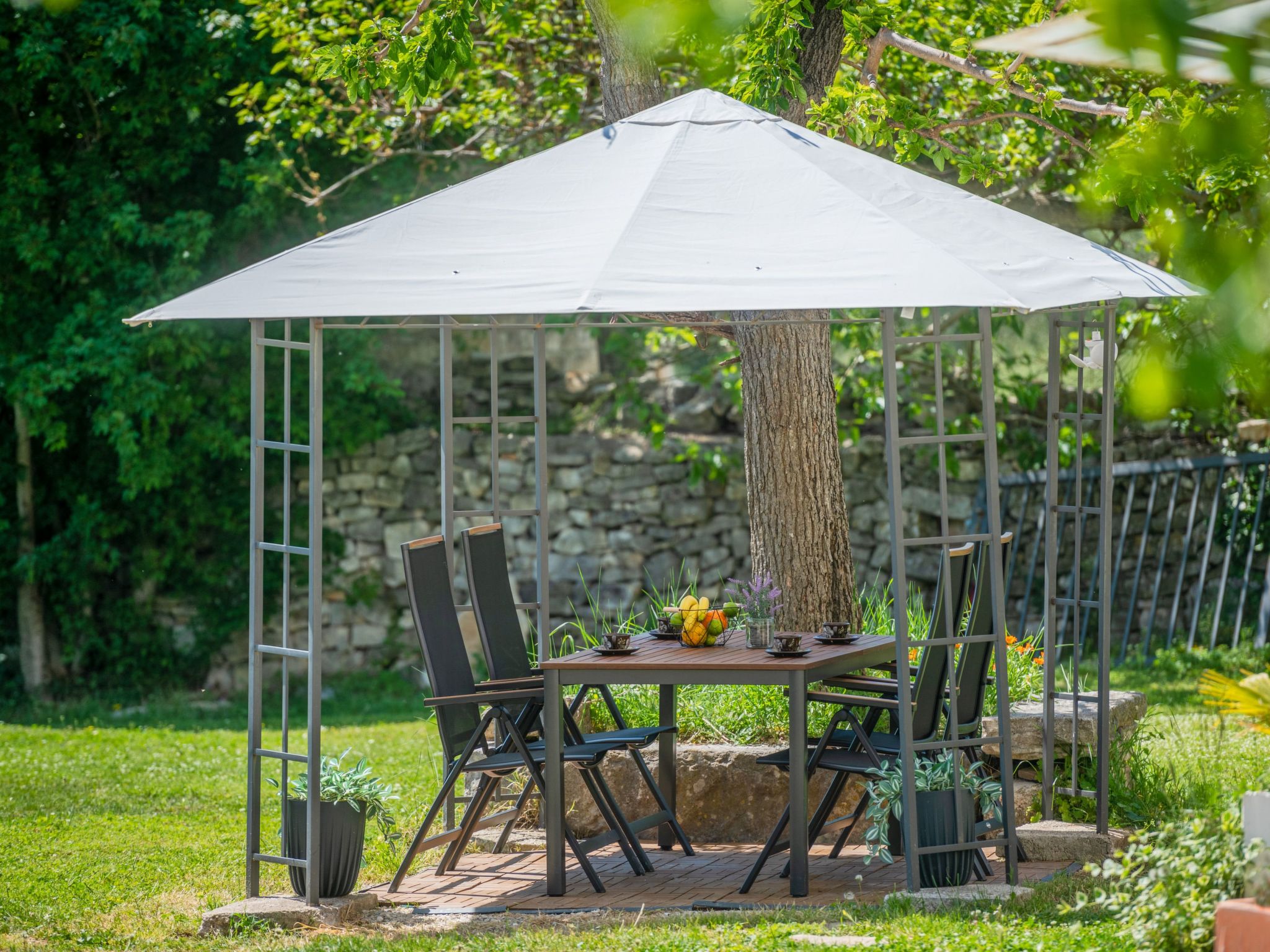 Typisch istrisches Ferienhaus mit Garten-Dedans