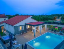 Vrijstaande villa met privé-verwarmd zwembad nabij Rovinj - thumbnail 4