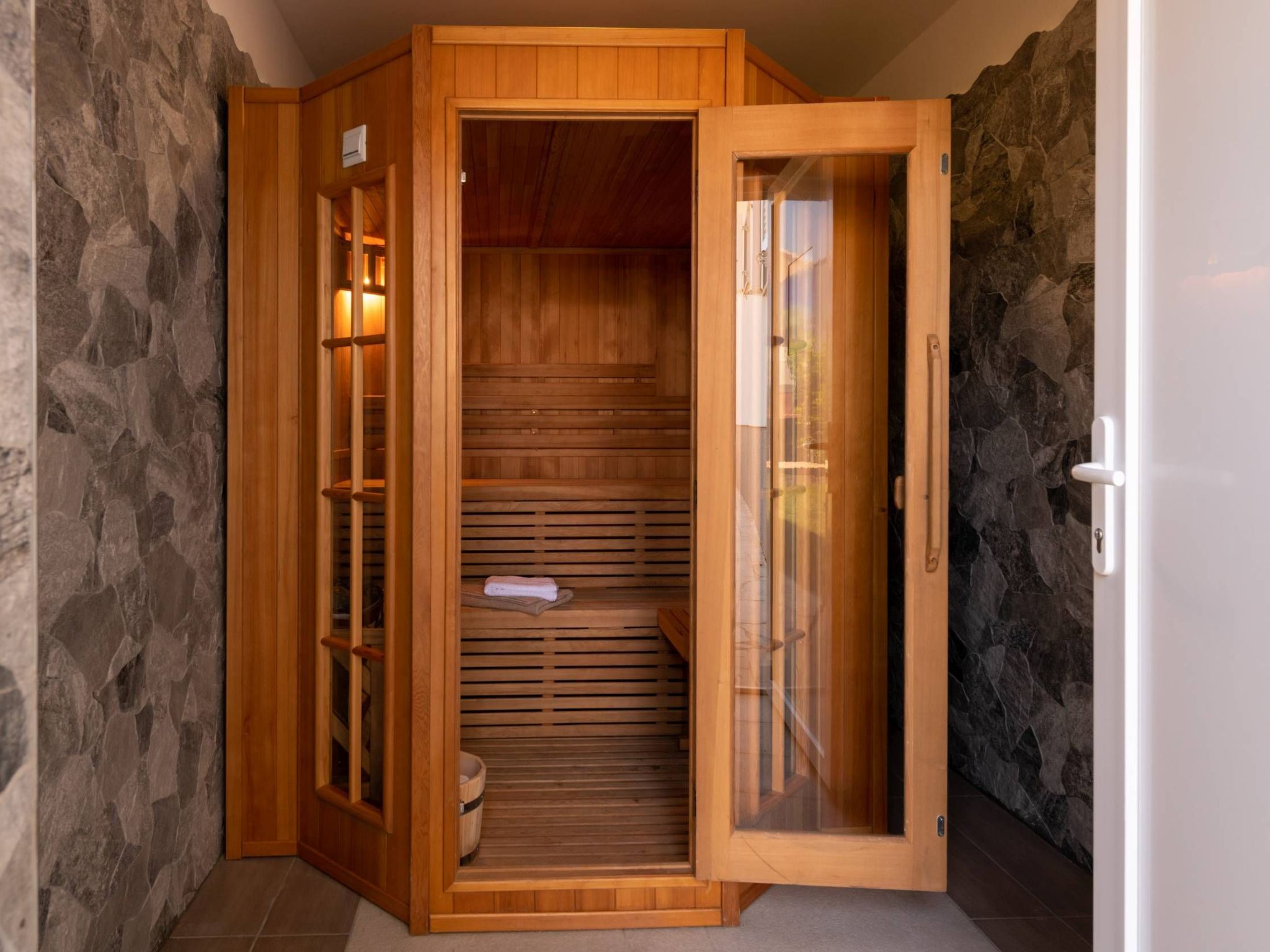 Schöne Villa Beauty für 6 Personen und 1 Kind-Binnen