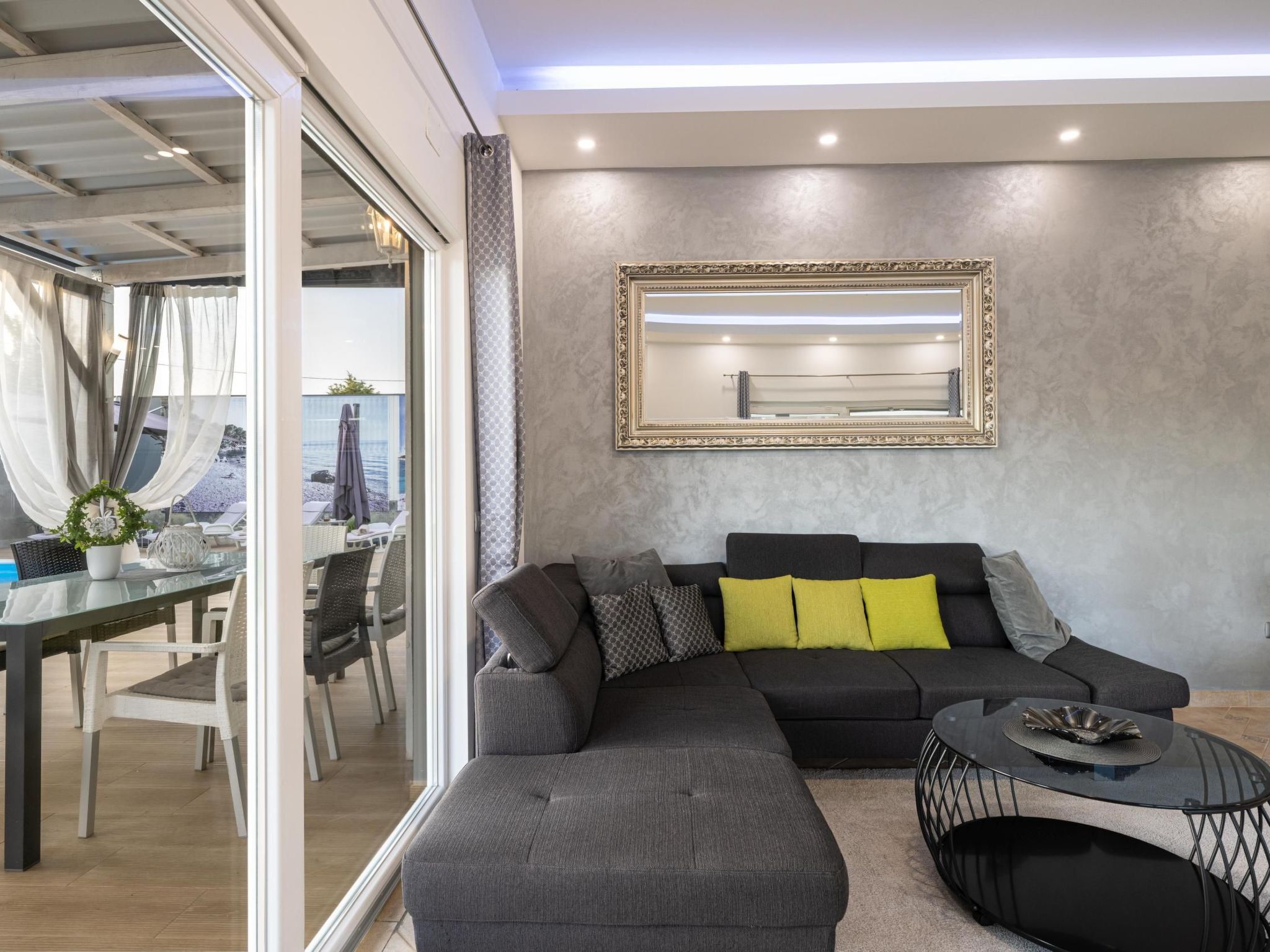 Schöne Villa Beauty für 6 Personen und 1 Kind-Binnen