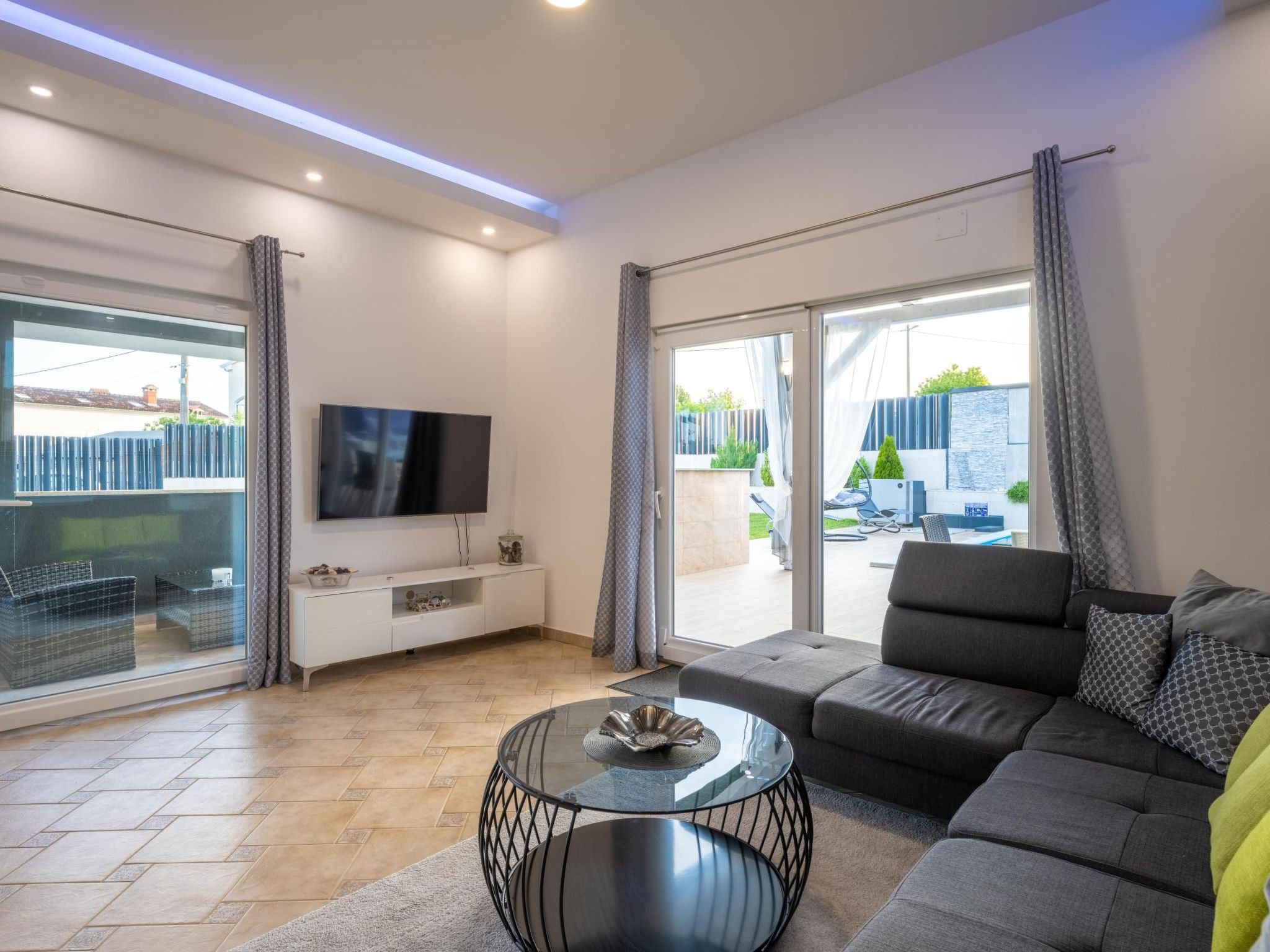 Schöne Villa Beauty für 6 Personen und 1 Kind-Binnen