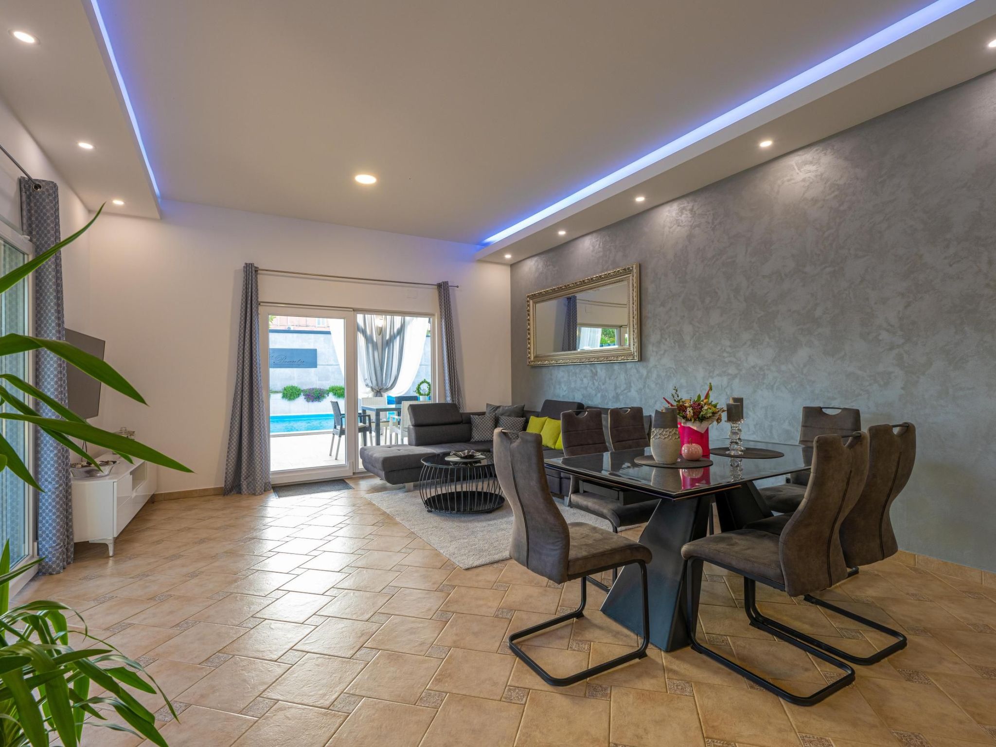 Schöne Villa Beauty für 6 Personen und 1 Kind-Binnen