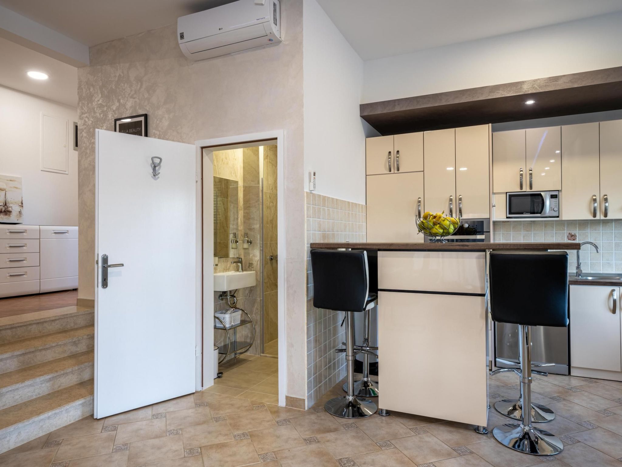 Schöne Villa Beauty für 6 Personen und 1 Kind-Binnen