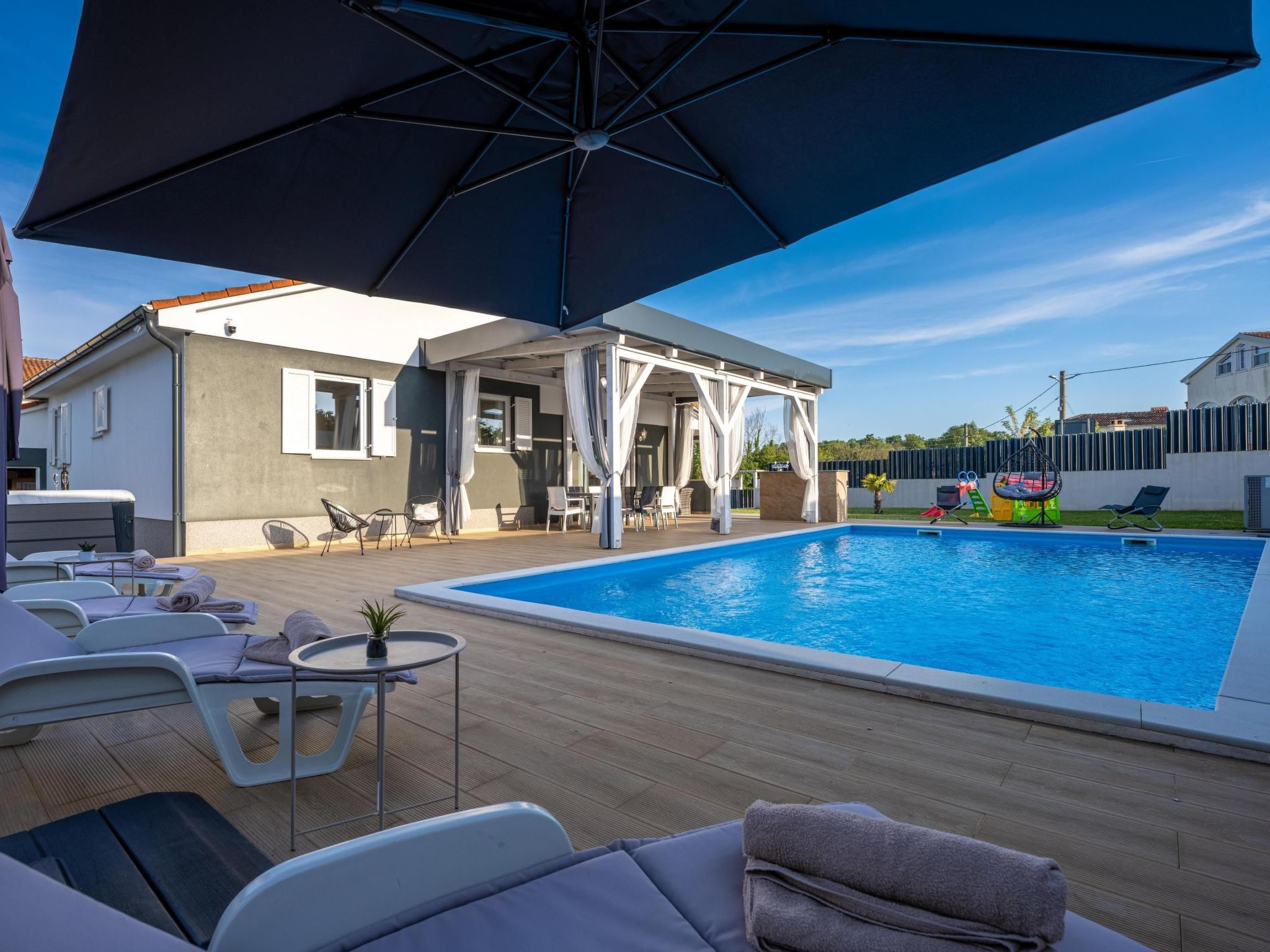 Schöne Villa Beauty für 6 Personen und 1 Kind-Binnen