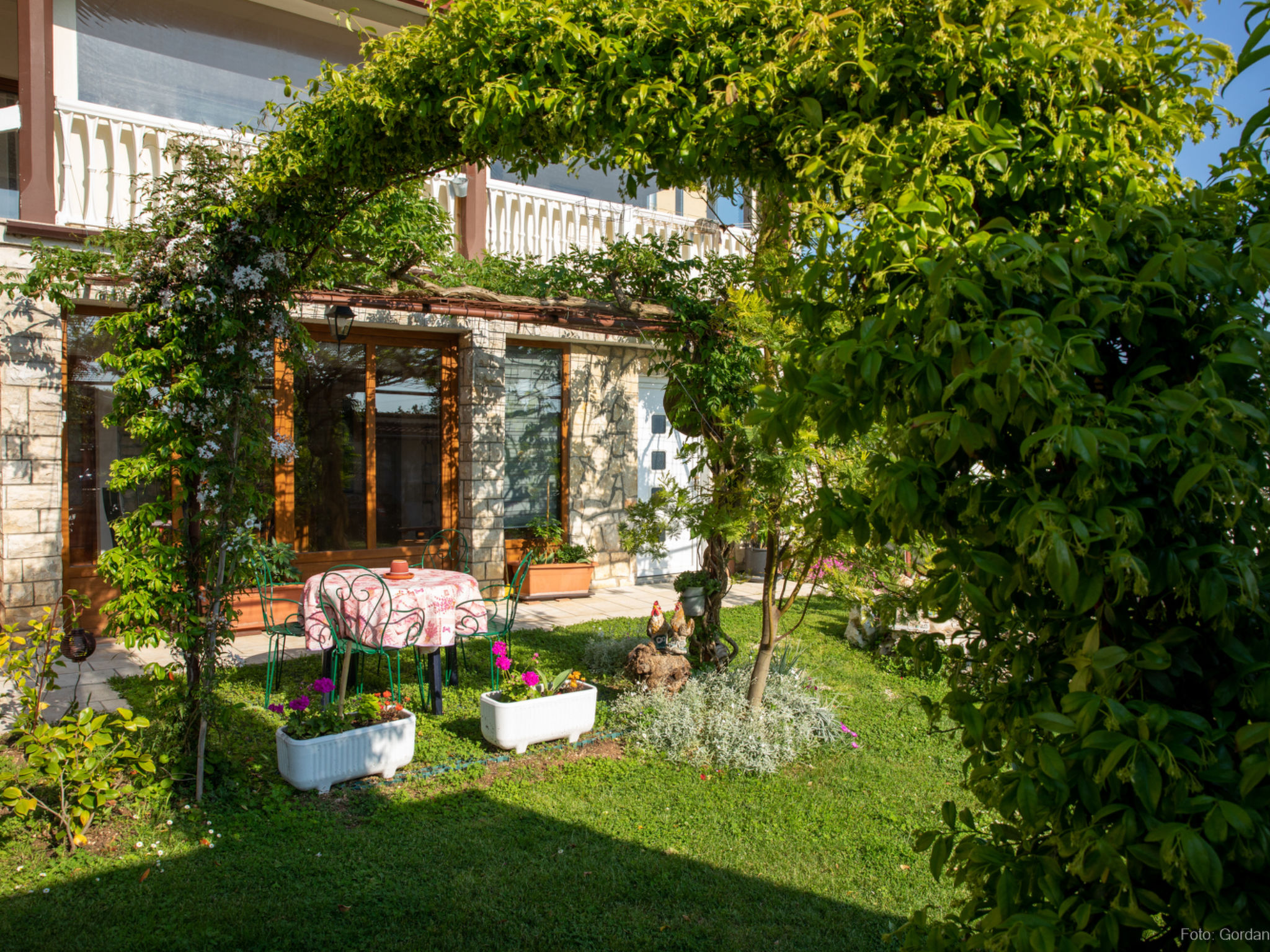 Photo of House Barat