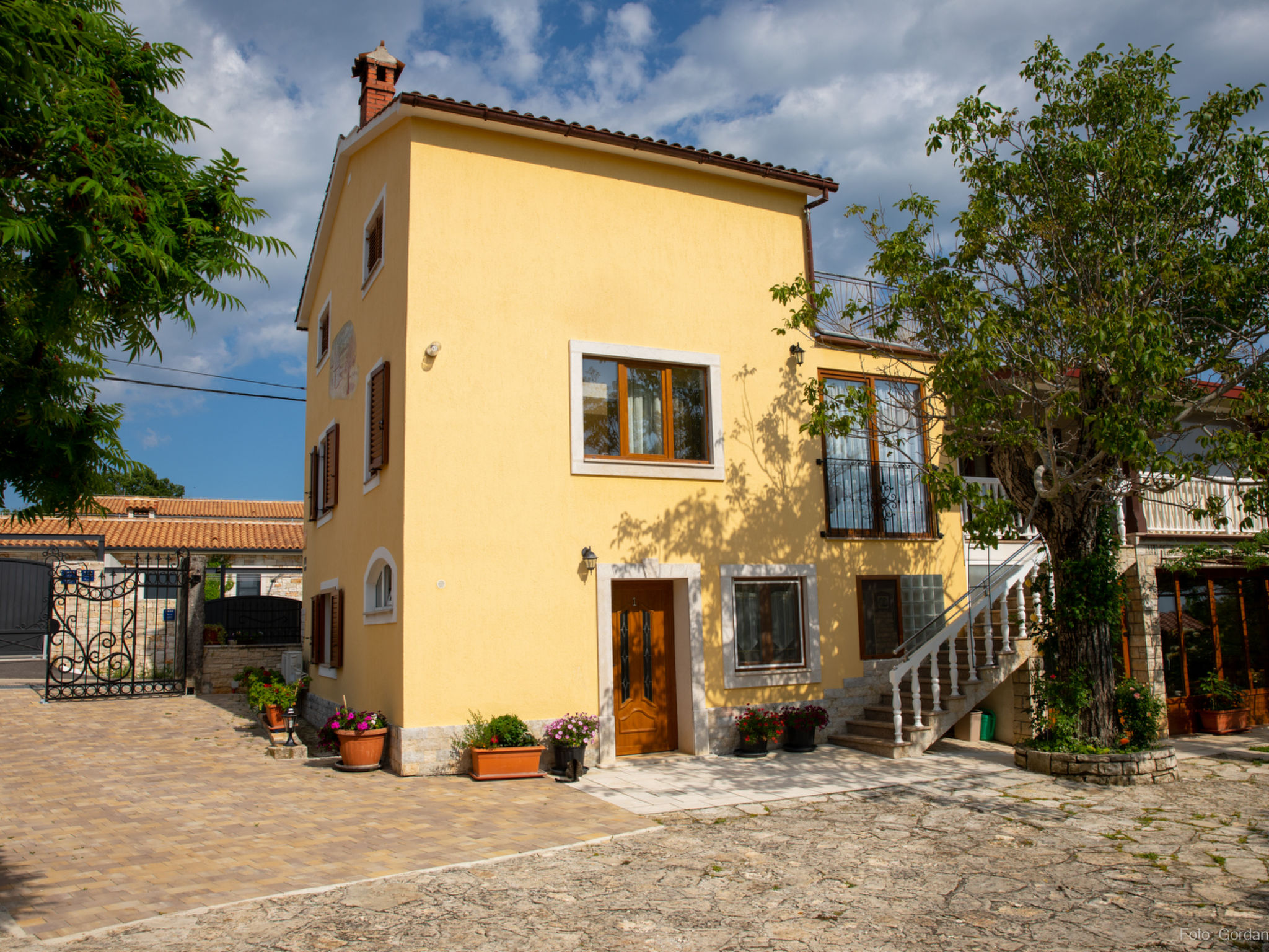 Photo of House Barat