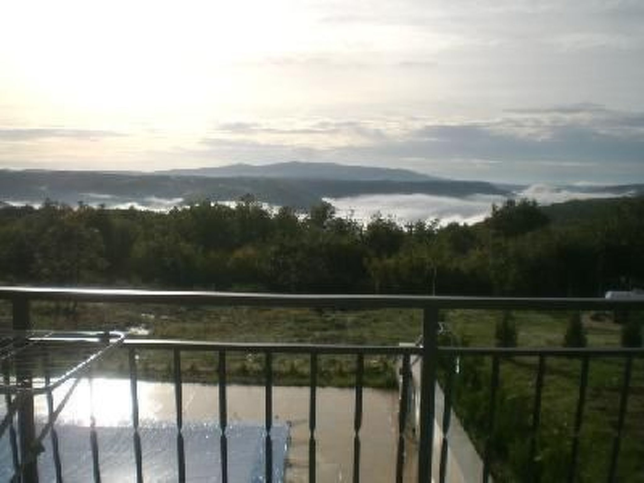 "Tutuila" mit Blick auf das Wasser-Dedans