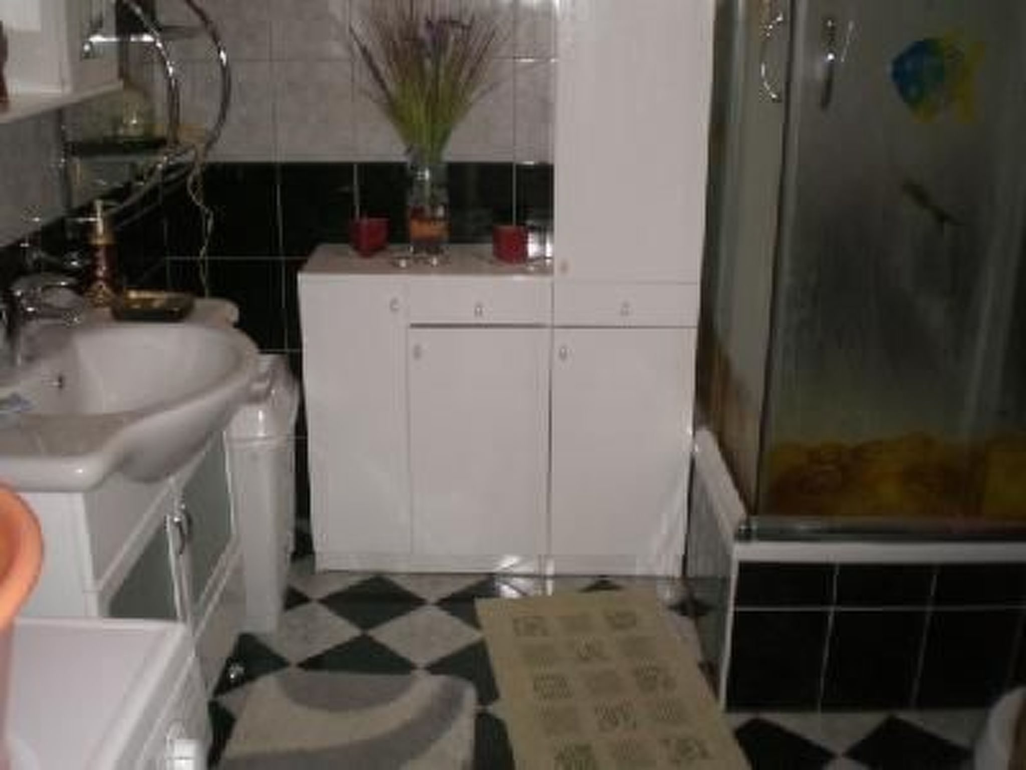 "Tutuila" mit Blick auf das Wasser-Dedans