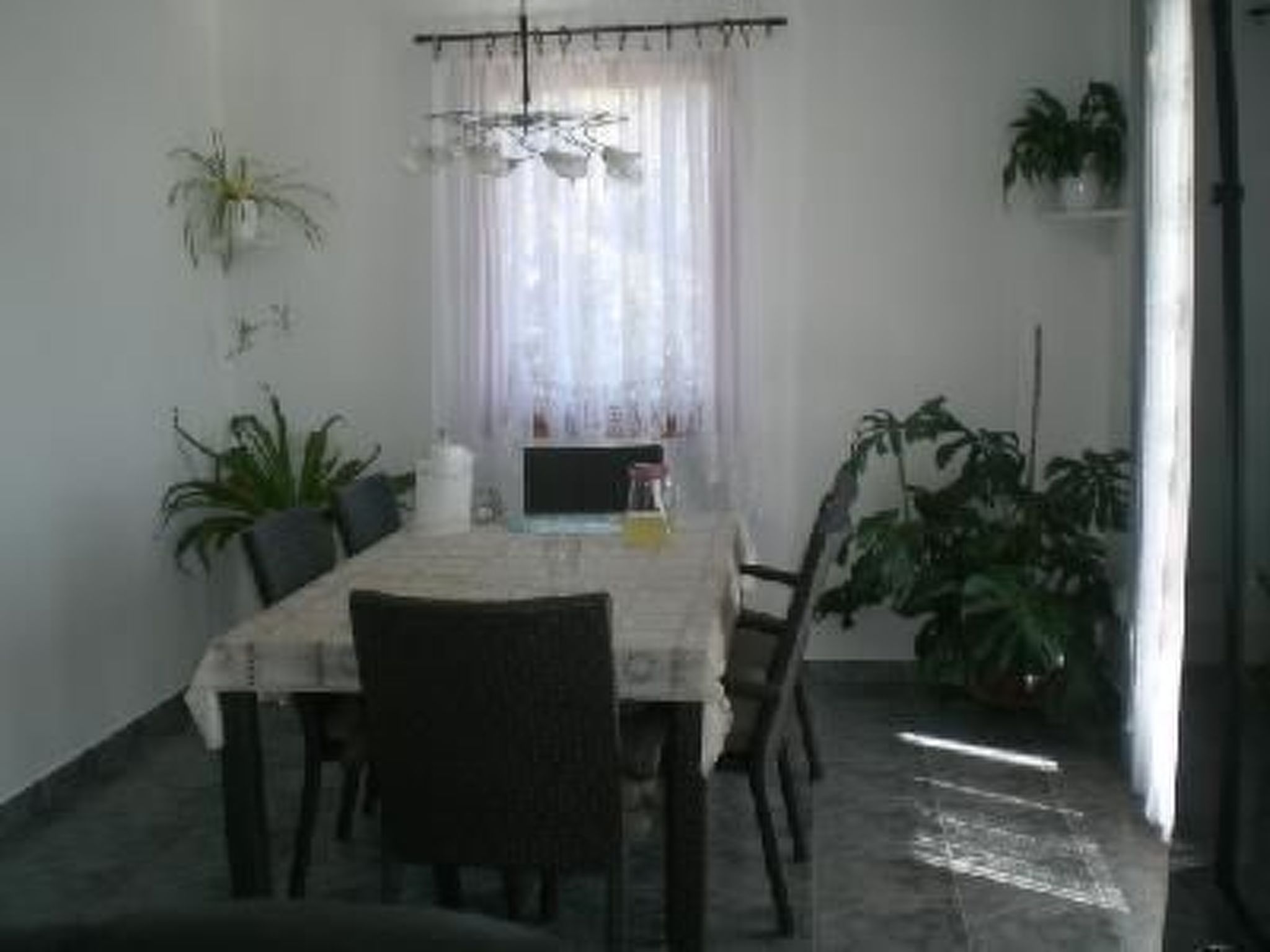 "Tutuila" mit Blick auf das Wasser-Dedans