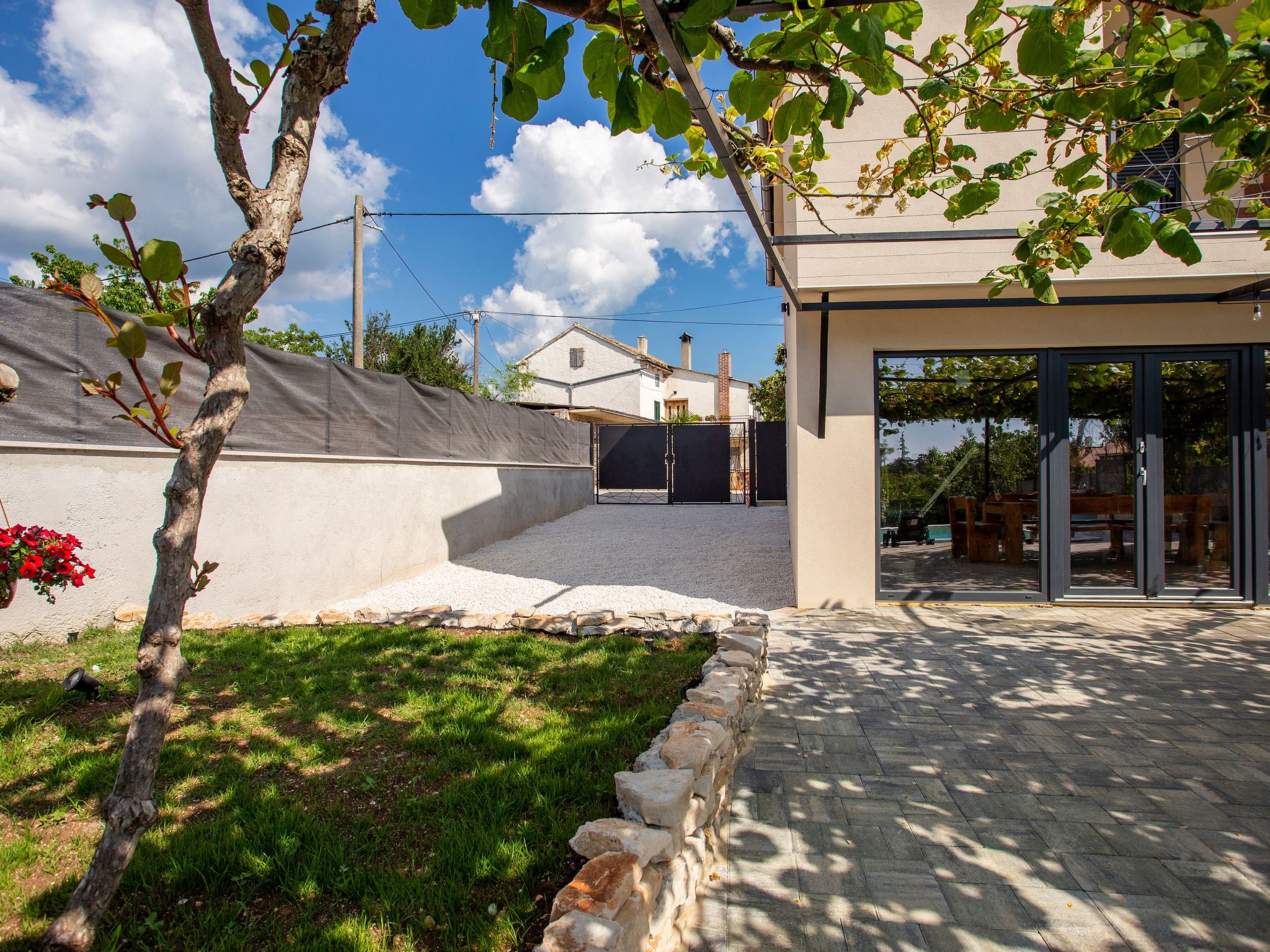 Schönes Ferienhaus in Modrusani mit Großem Garten-Drinnen