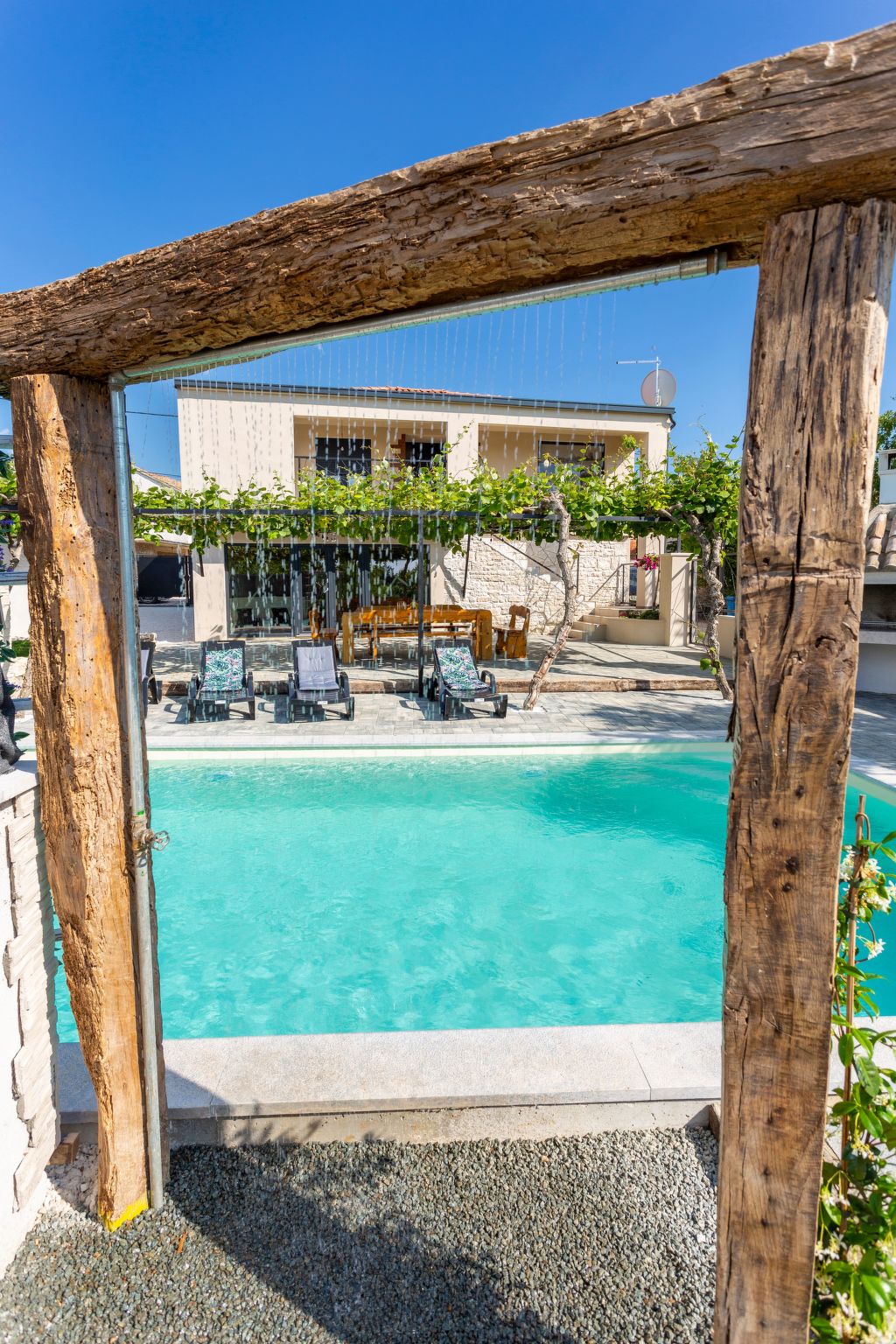 Schönes Ferienhaus in Modrusani mit Großem Garten-Drinnen