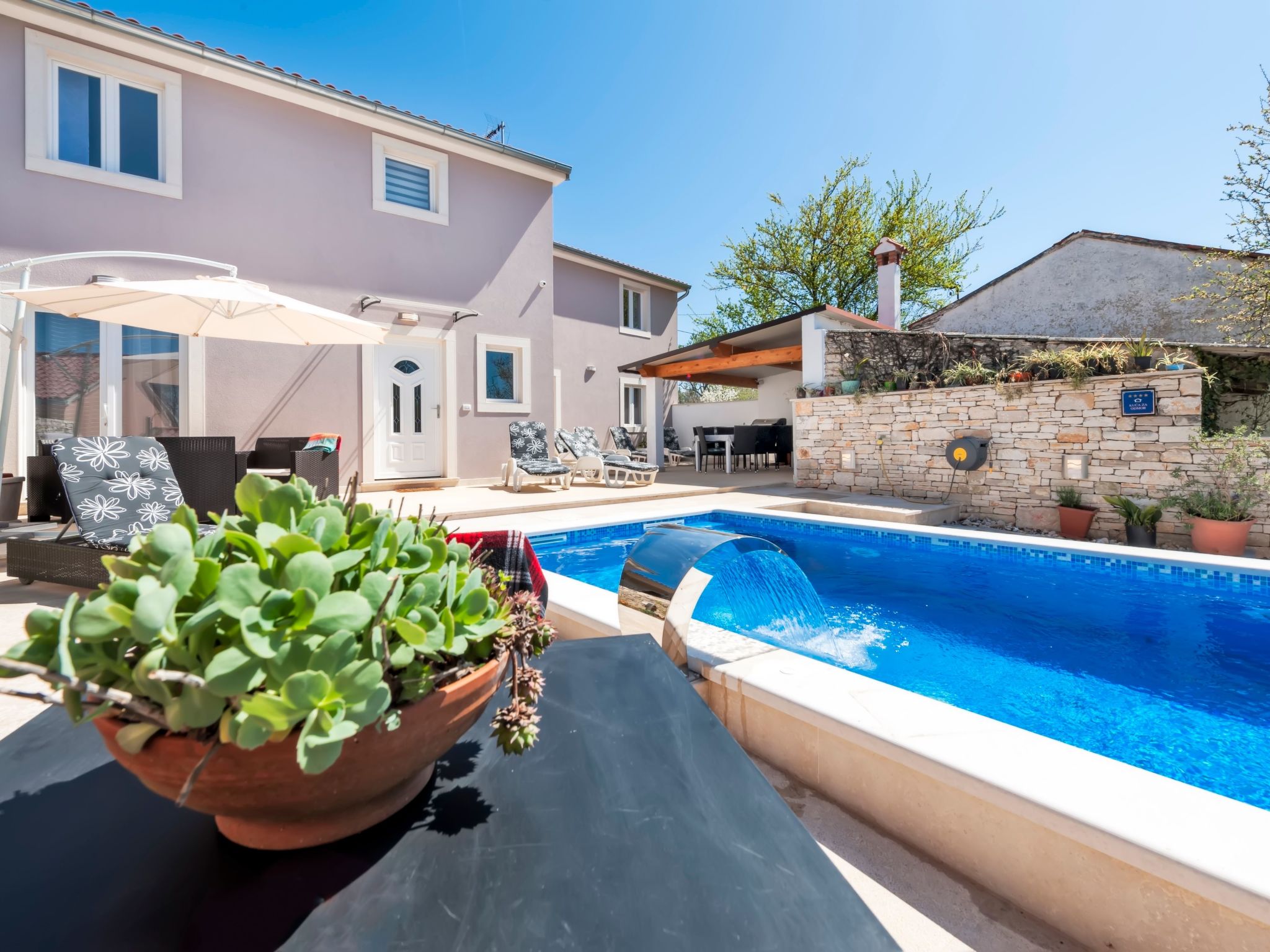 Neues Ferienhaus Nina in der Nähe von Rovinj-Drinnen