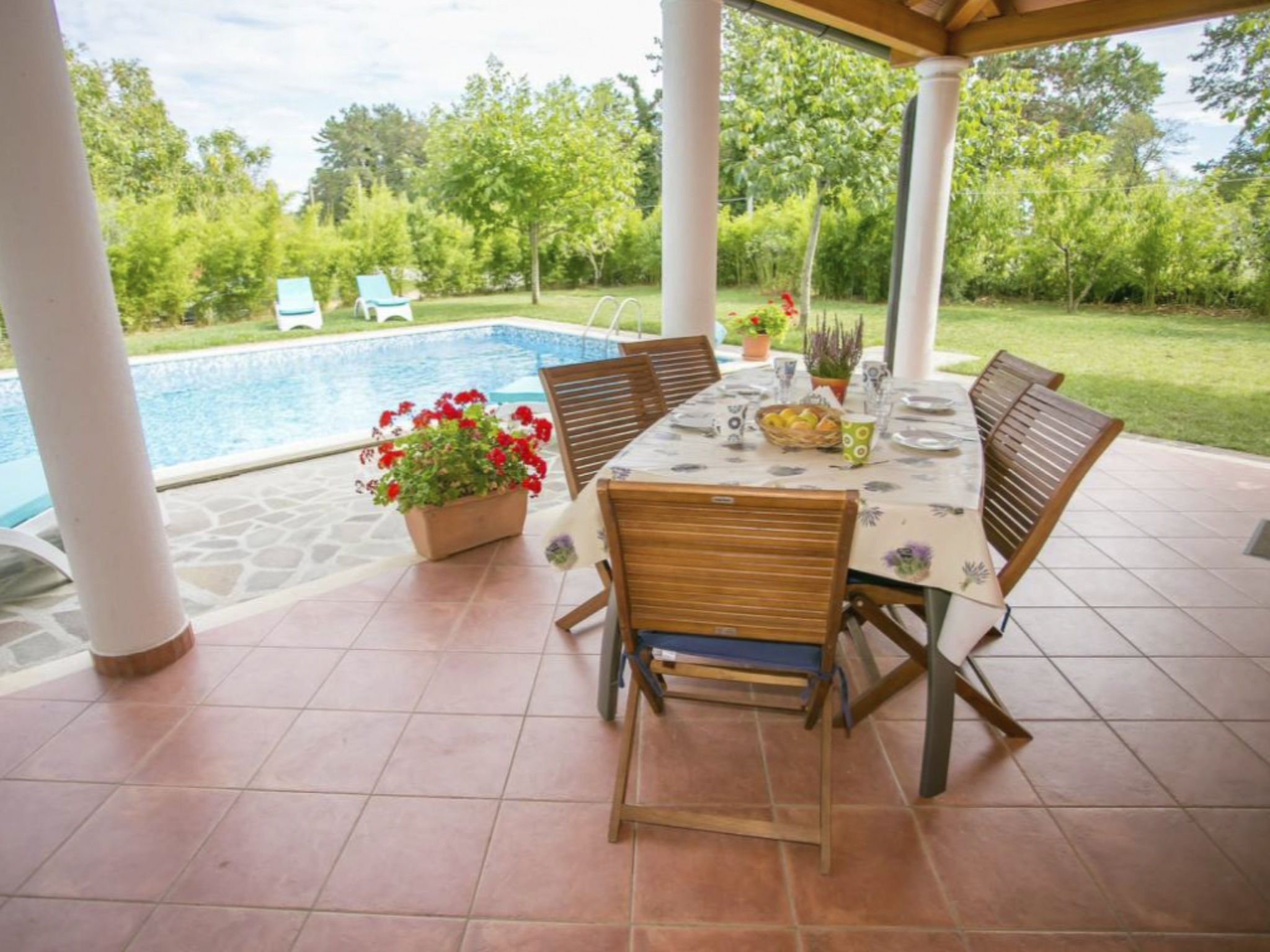 Valmonida mit Pool-Dedans