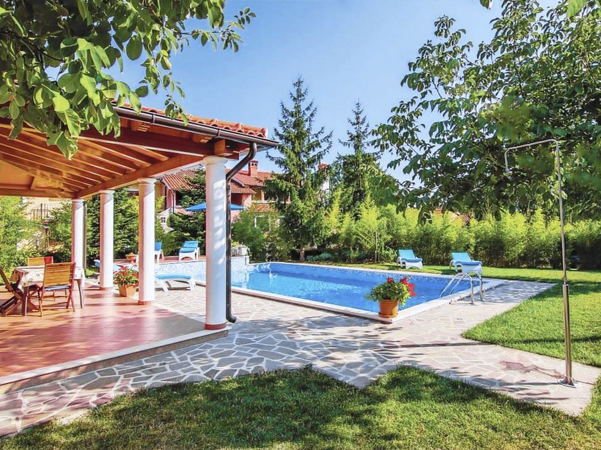 Valmonida mit Pool-Dedans