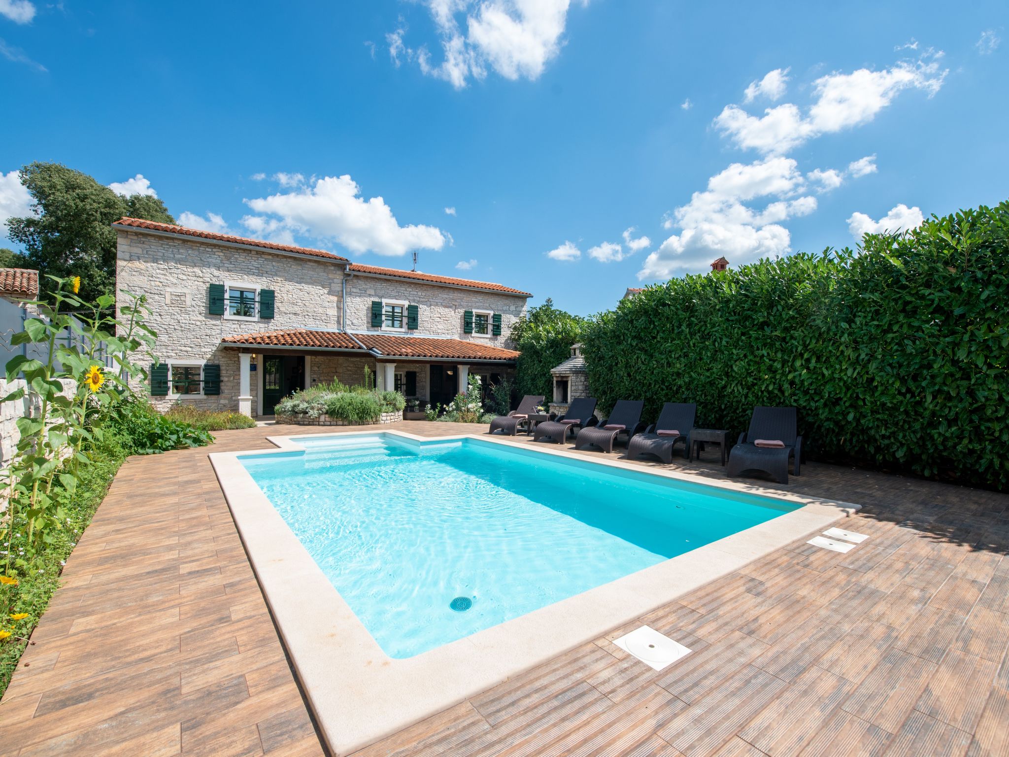 In Krculi mit Privatem Pool-Binnen