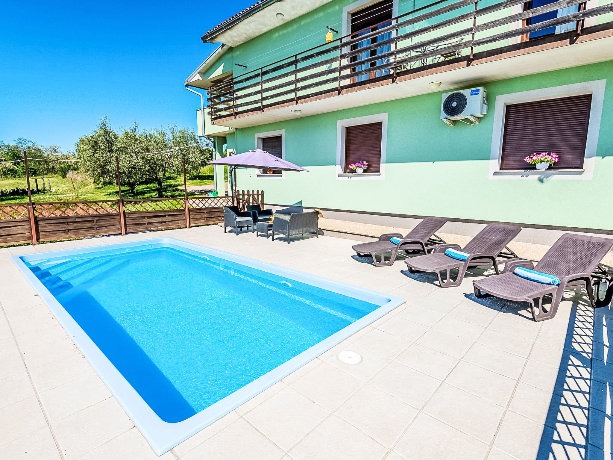 Wohnung mit privatem Pool und herrlicher Aussicht