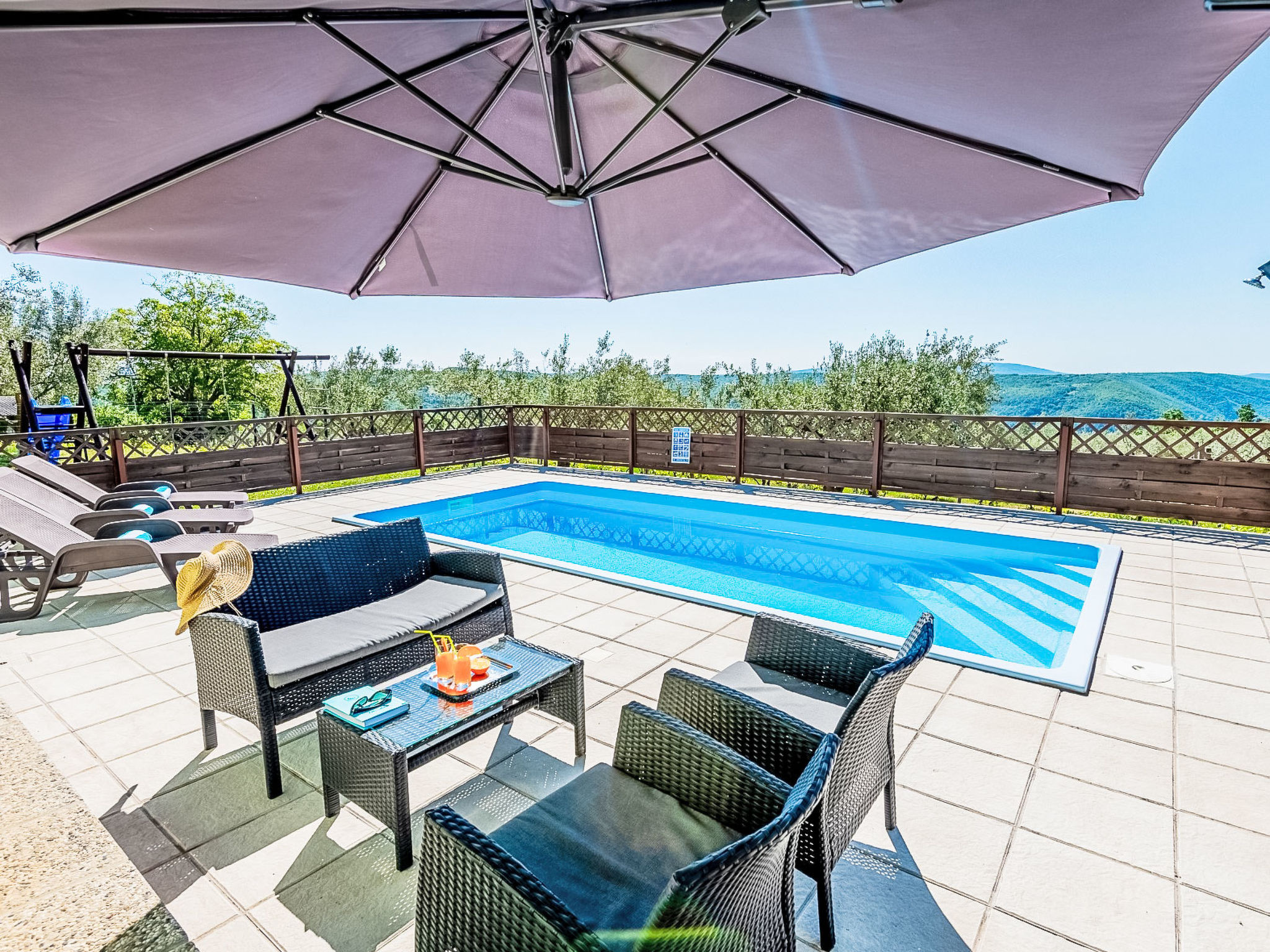 Wohnung mit privatem Pool und herrlicher Aussicht