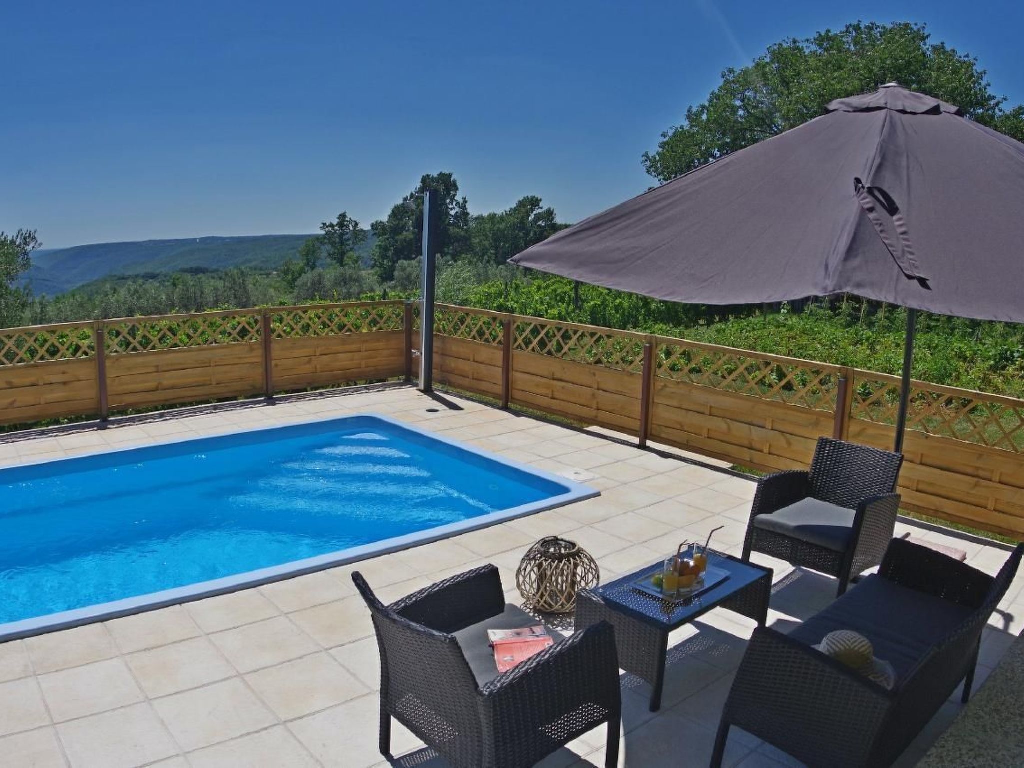 Wohnung mit privatem Pool und herrlicher Aussicht-Dedans