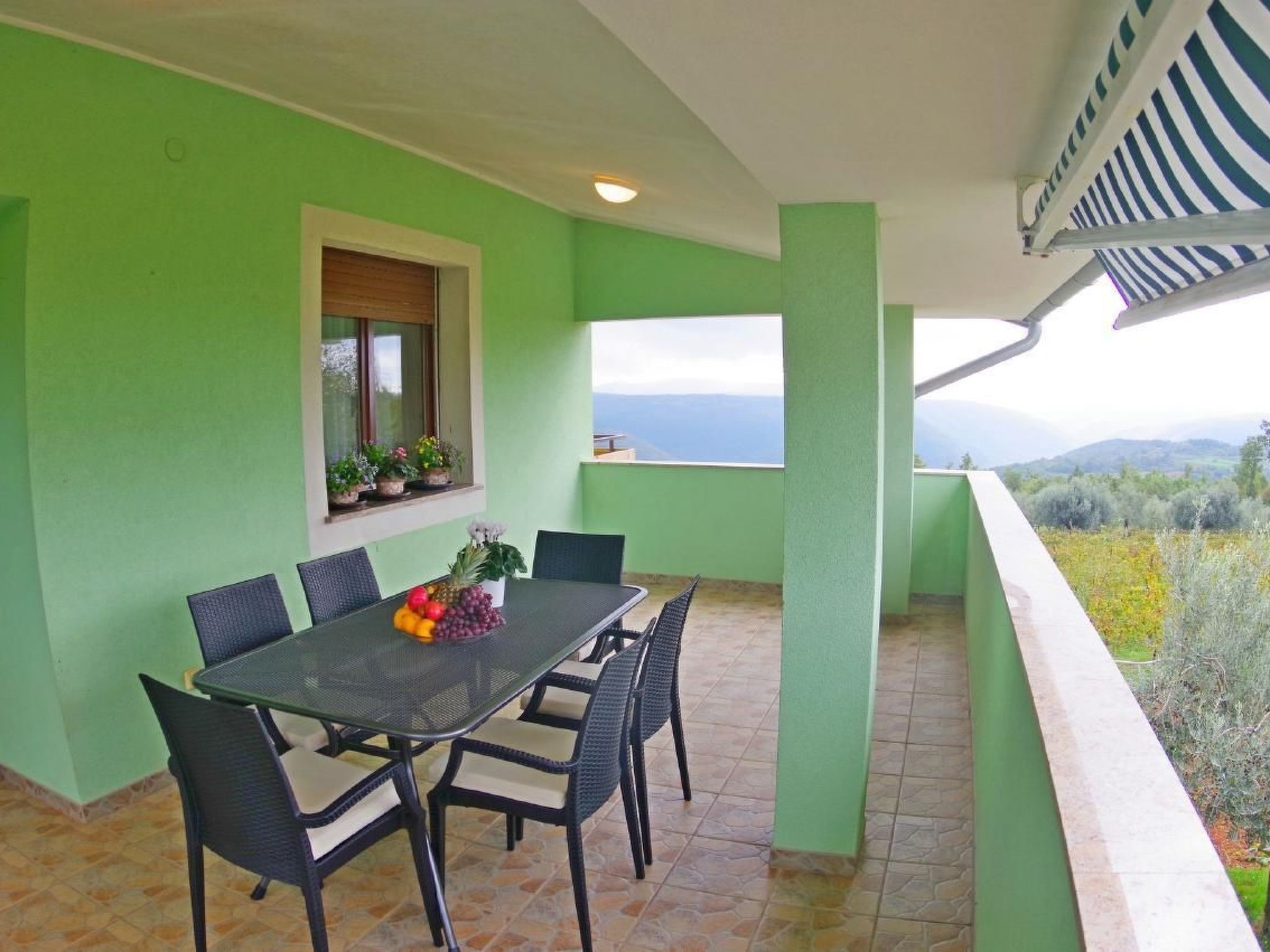 Wohnung mit privatem Pool und herrlicher Aussicht-Dedans