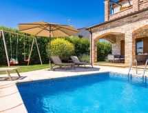 Villa Lara: Ruim vakantiehuis voor 7 in Cere, Istrië met omheinde tuin - thumbnail 2