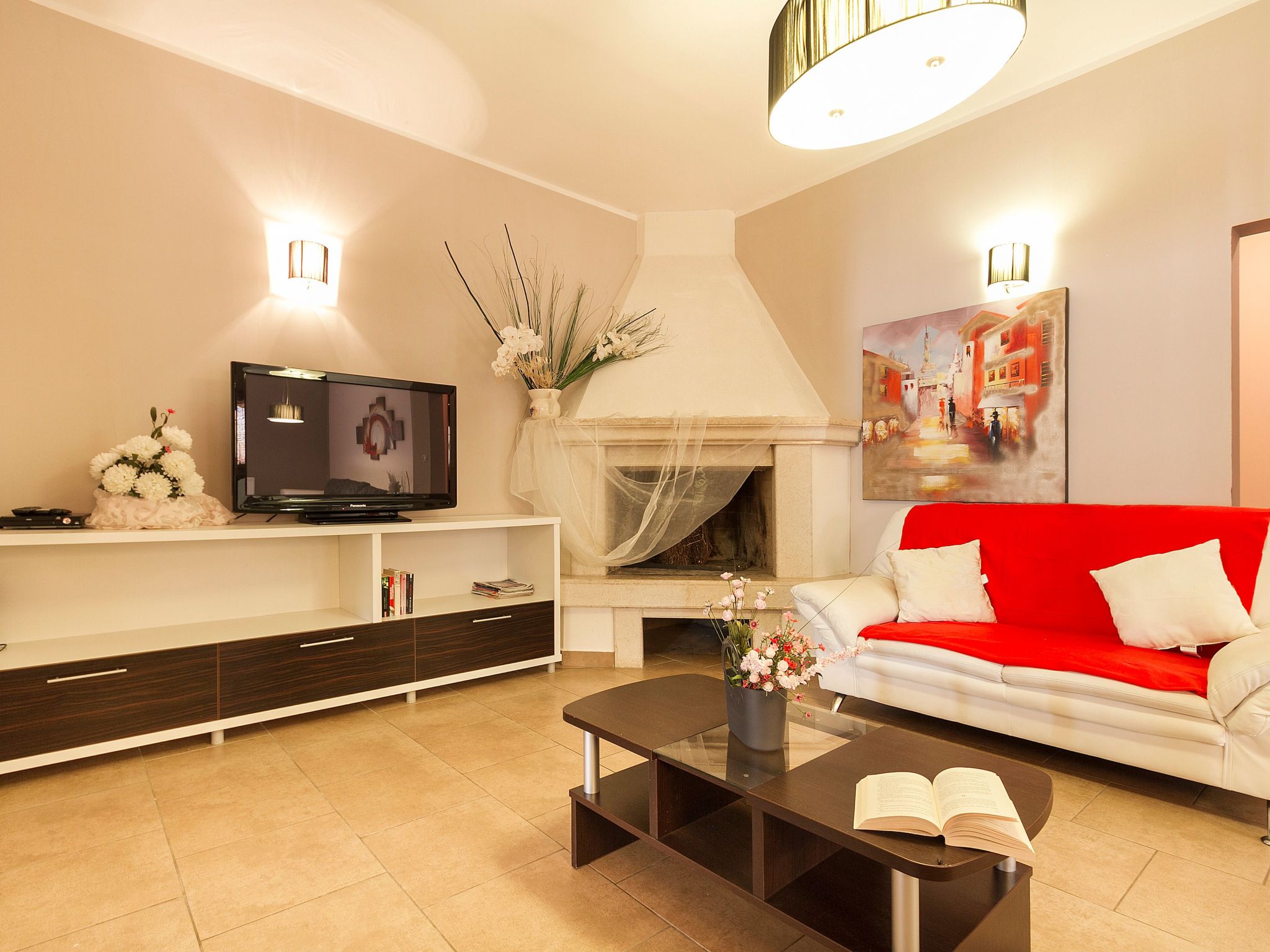 Wunderschönes Ferienhaus in Cere mit Privatem Pool-Dedans