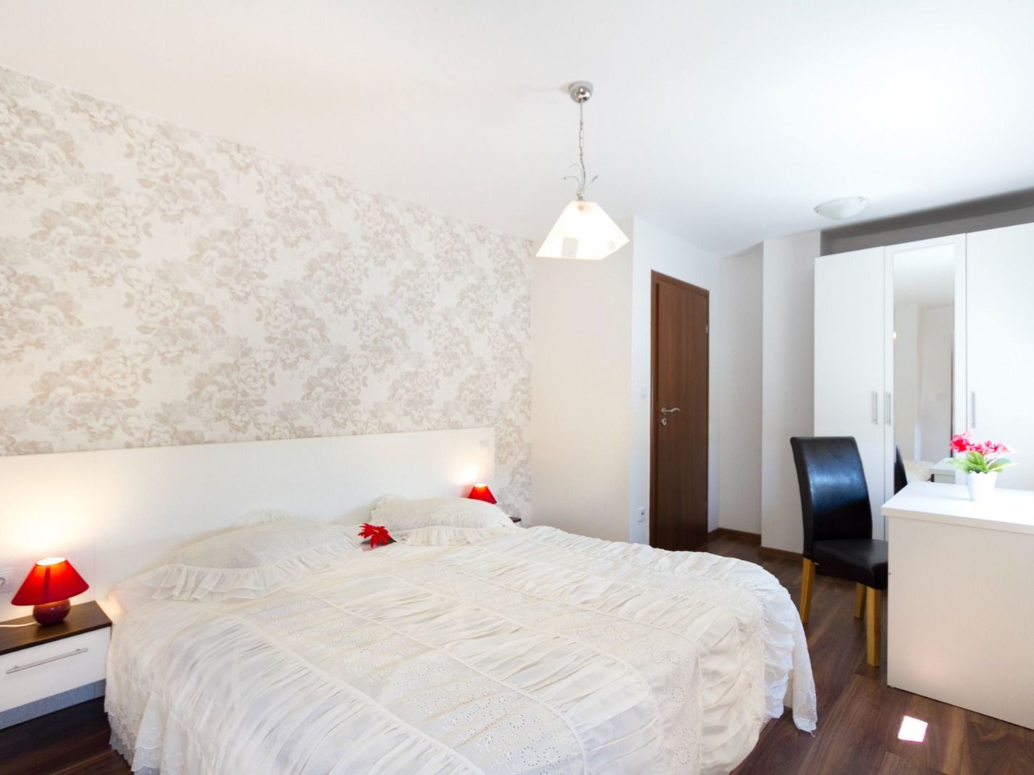 Wunderschönes Ferienhaus in Cere mit Privatem Pool-Dedans