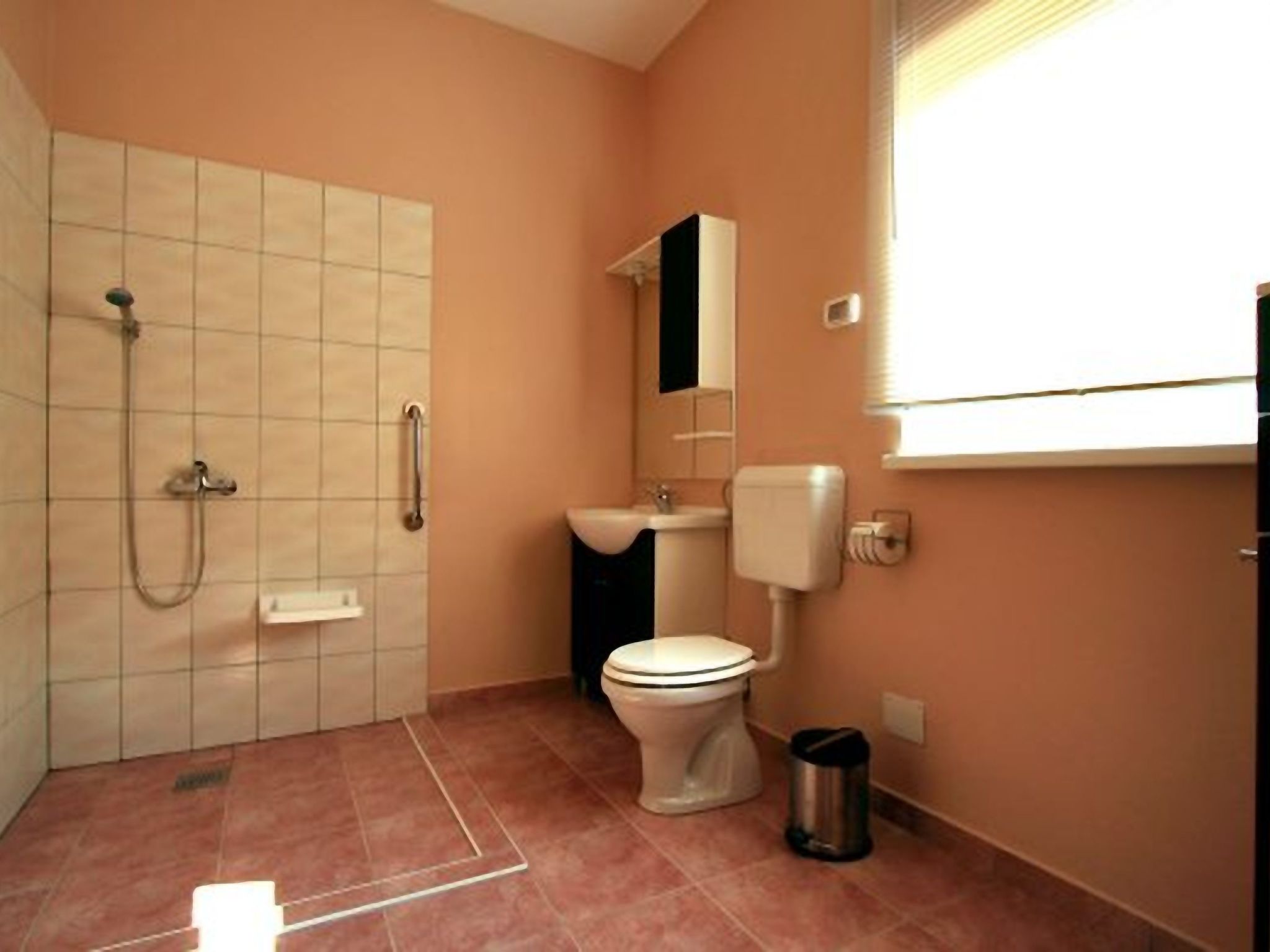 Wunderschönes Ferienhaus in Cere mit Privatem Pool-Dedans