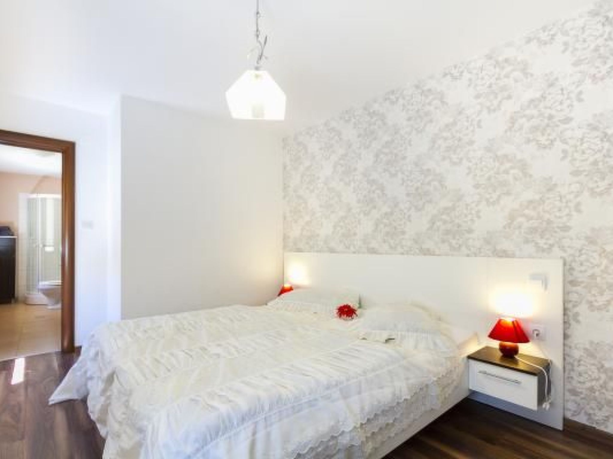 Wunderschönes Ferienhaus in Cere mit Privatem Pool-Binnen