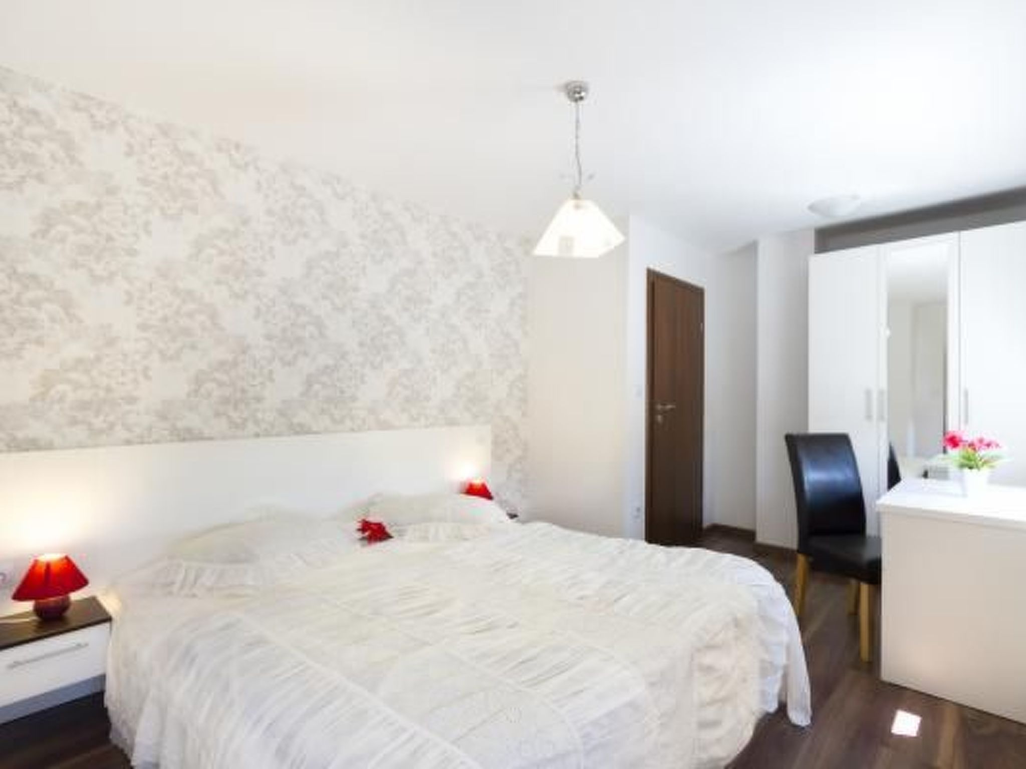 Wunderschönes Ferienhaus in Cere mit Privatem Pool-Binnen