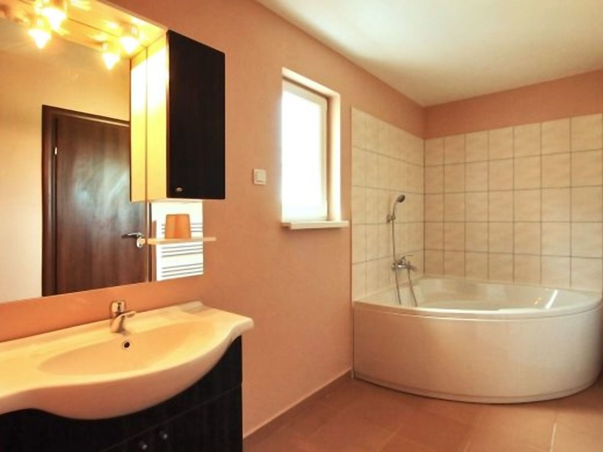 Wunderschönes Ferienhaus in Cere mit Privatem Pool-Binnen