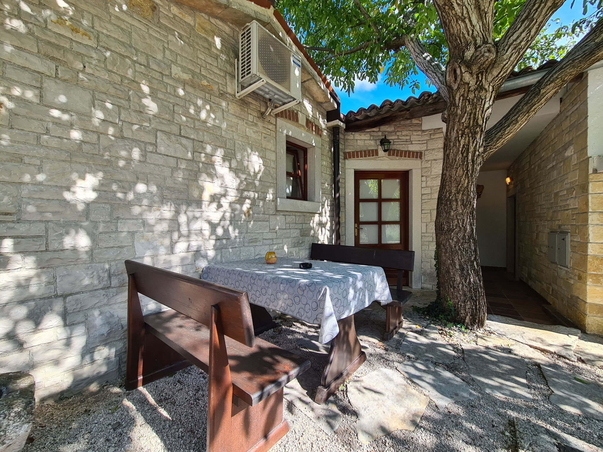 House 2134 - Dehors