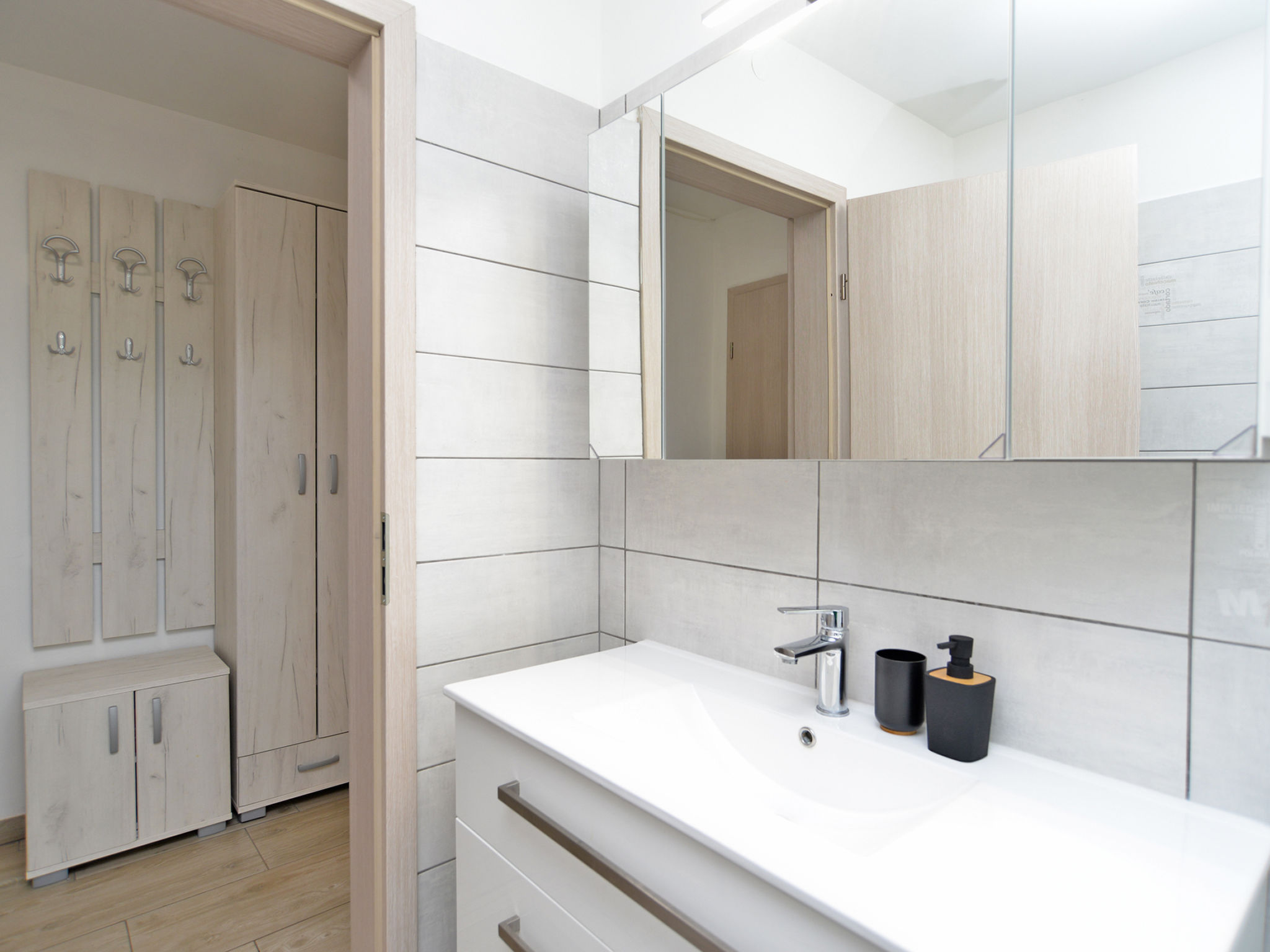 House 2157 - Binnen