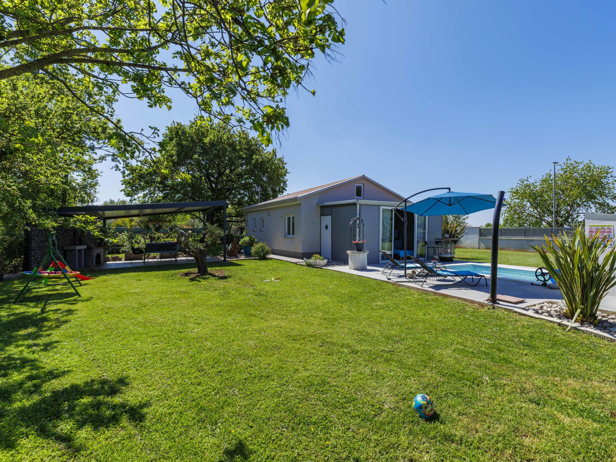 Villa Fenix - Buiten