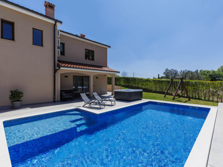 4-persoons appartement in Žminj met privézwembad en whirlpool in Rovinj/Žminj