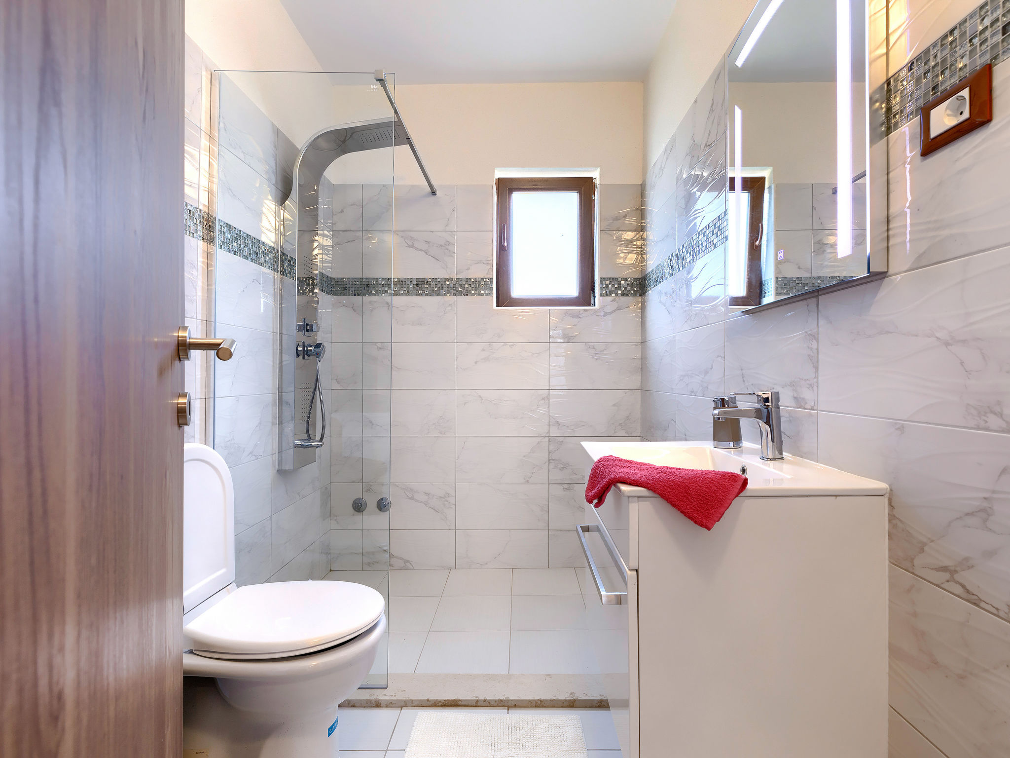 Maison Mia – Salle de bains, photo 14 sur 36