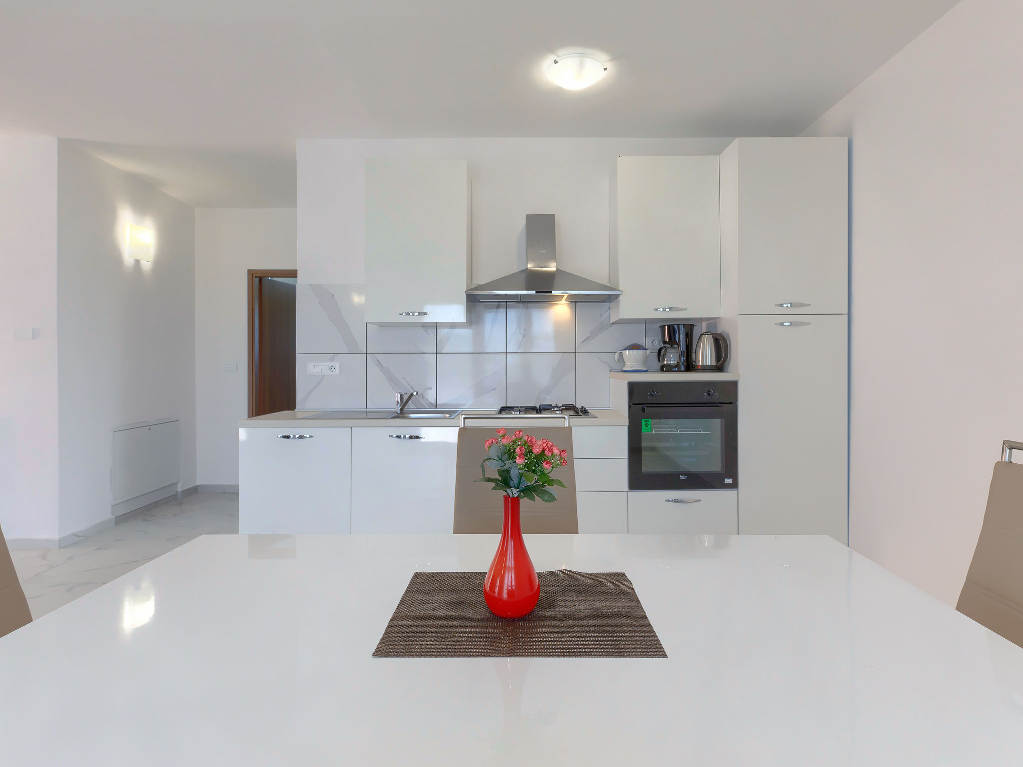 Maison Mia – Cuisine et coin repas, photo 22 sur 36