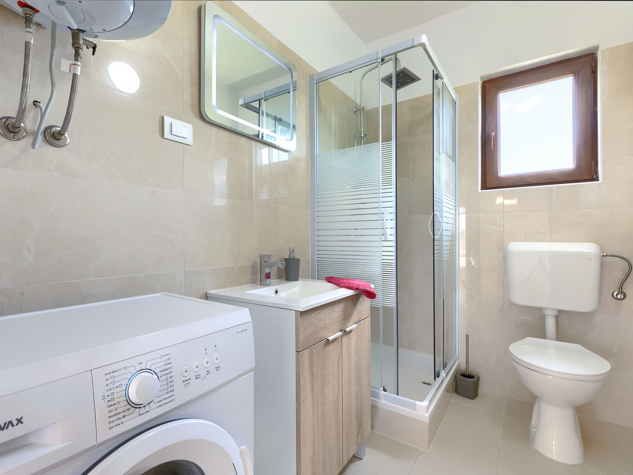 Maison Mia – Salle de bains, photo 28 sur 36