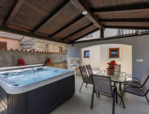 Knusse vakantiewoning Mauro met jacuzzi en tuin bij Svetvinčenat - thumbnail 3