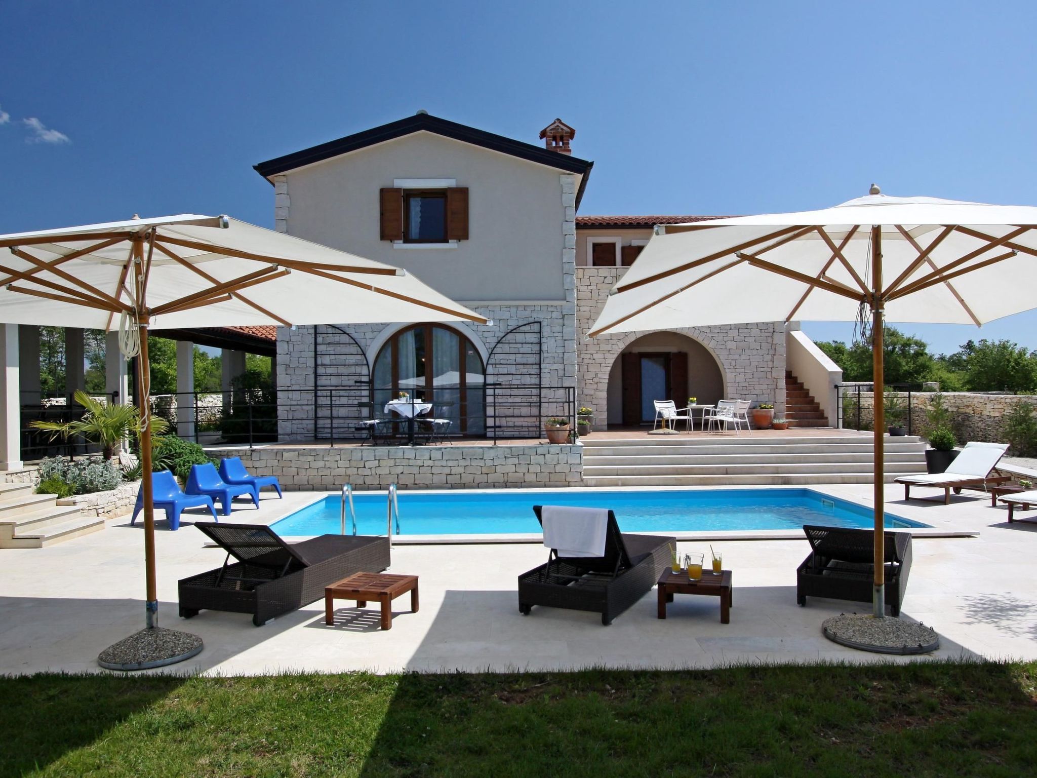 Charmante Villa Histra mit Pool und großem Garten - Image 2