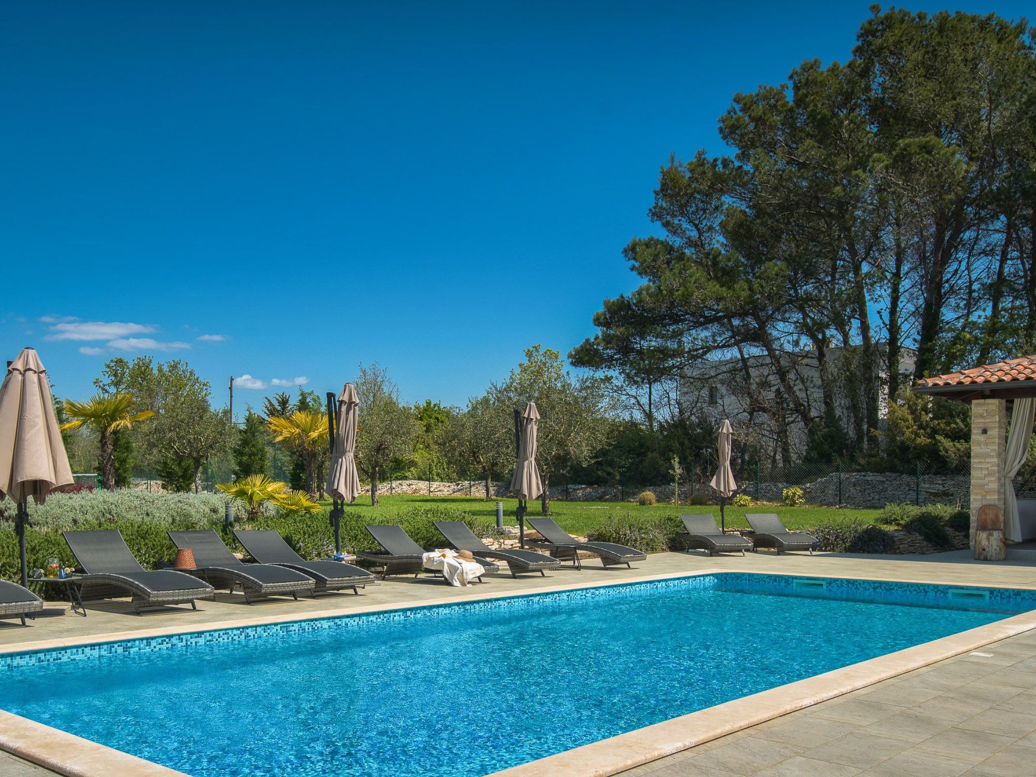 Sommer 'Villa La Dominika-Image-tags.info