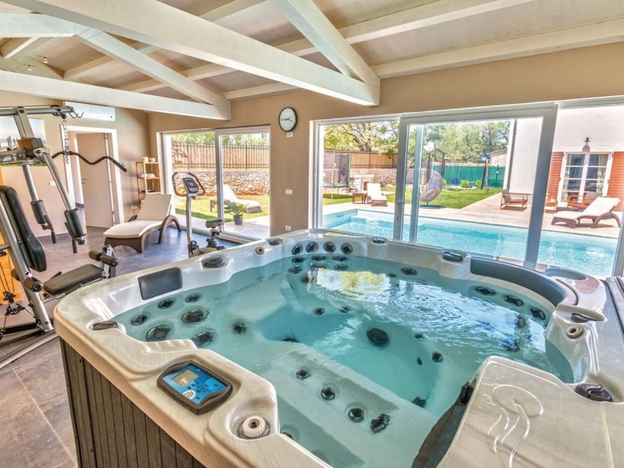 Villa "Magnolia" mit Schwimmbad, Sauna und Jacuz — view 1 of 35