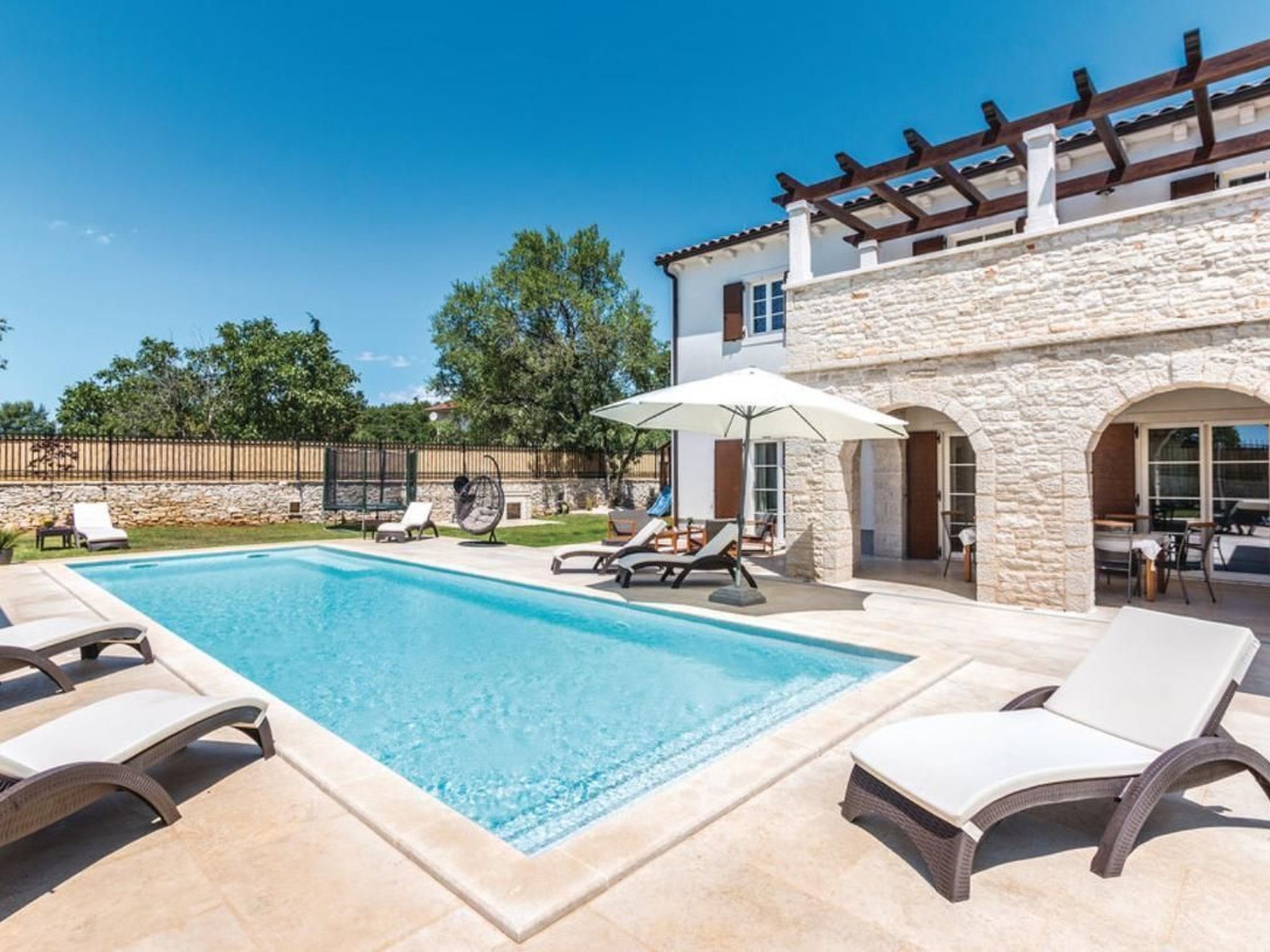 Villa "Magnolia" mit Schwimmbad, Sauna und Jacuzzi