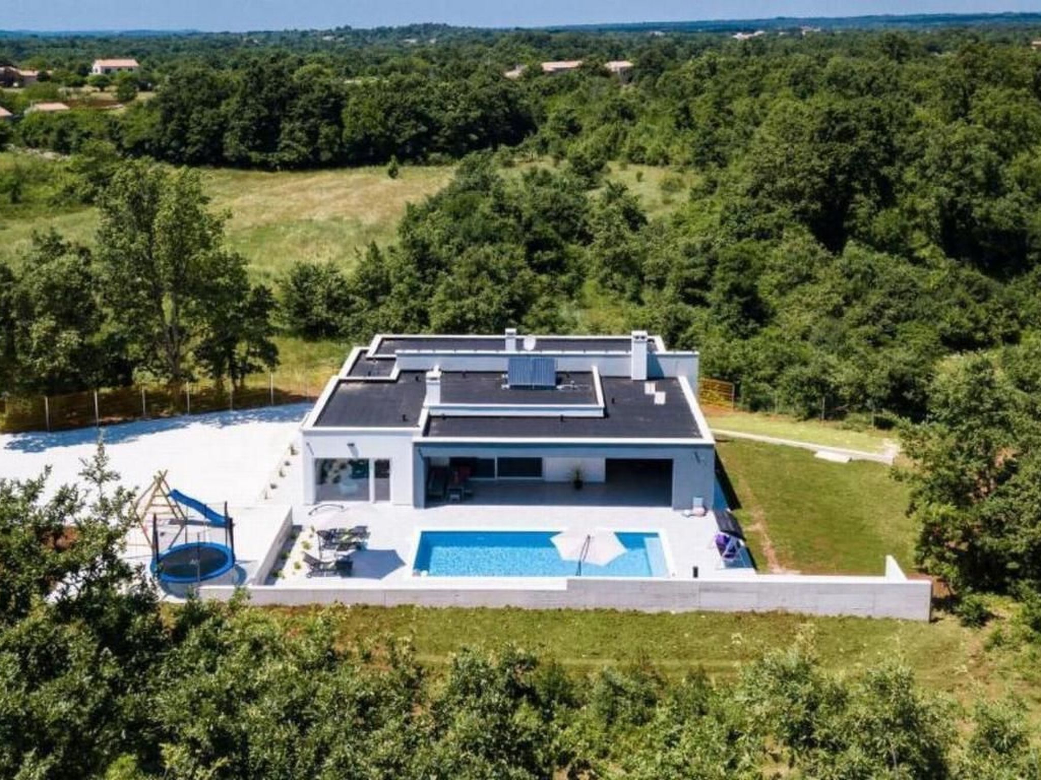 Villa Sanivaro mit beheiztem Pool und Whirlpool-Inside