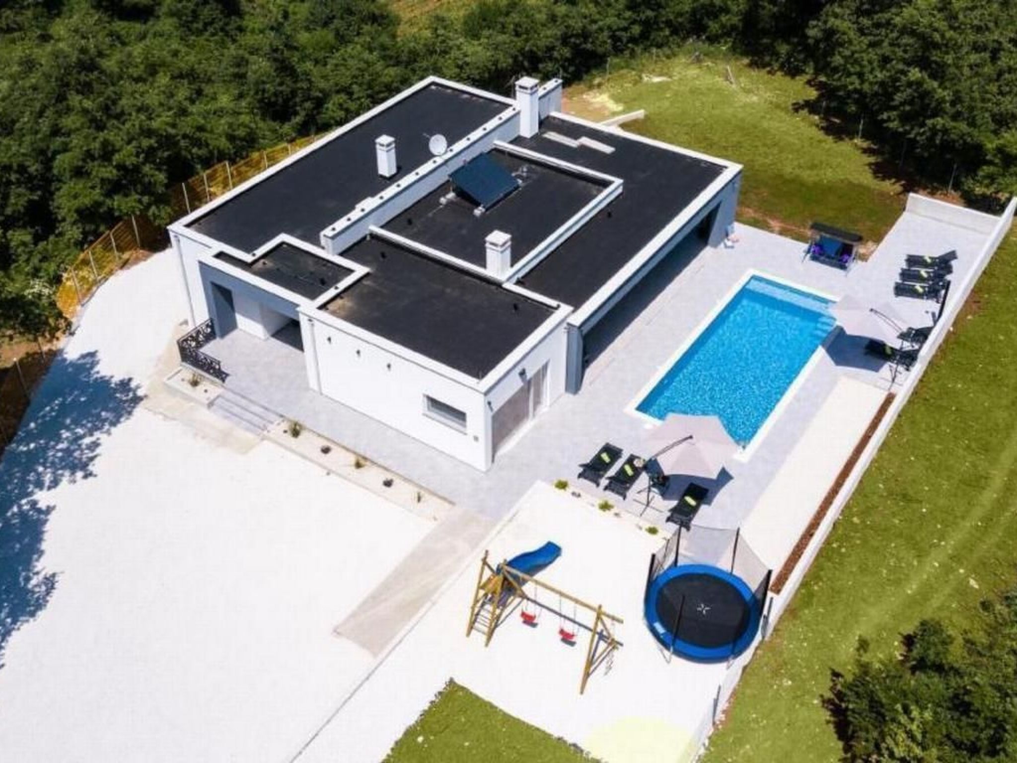 Villa Sanivaro mit beheiztem Pool und Whirlpool-Inside