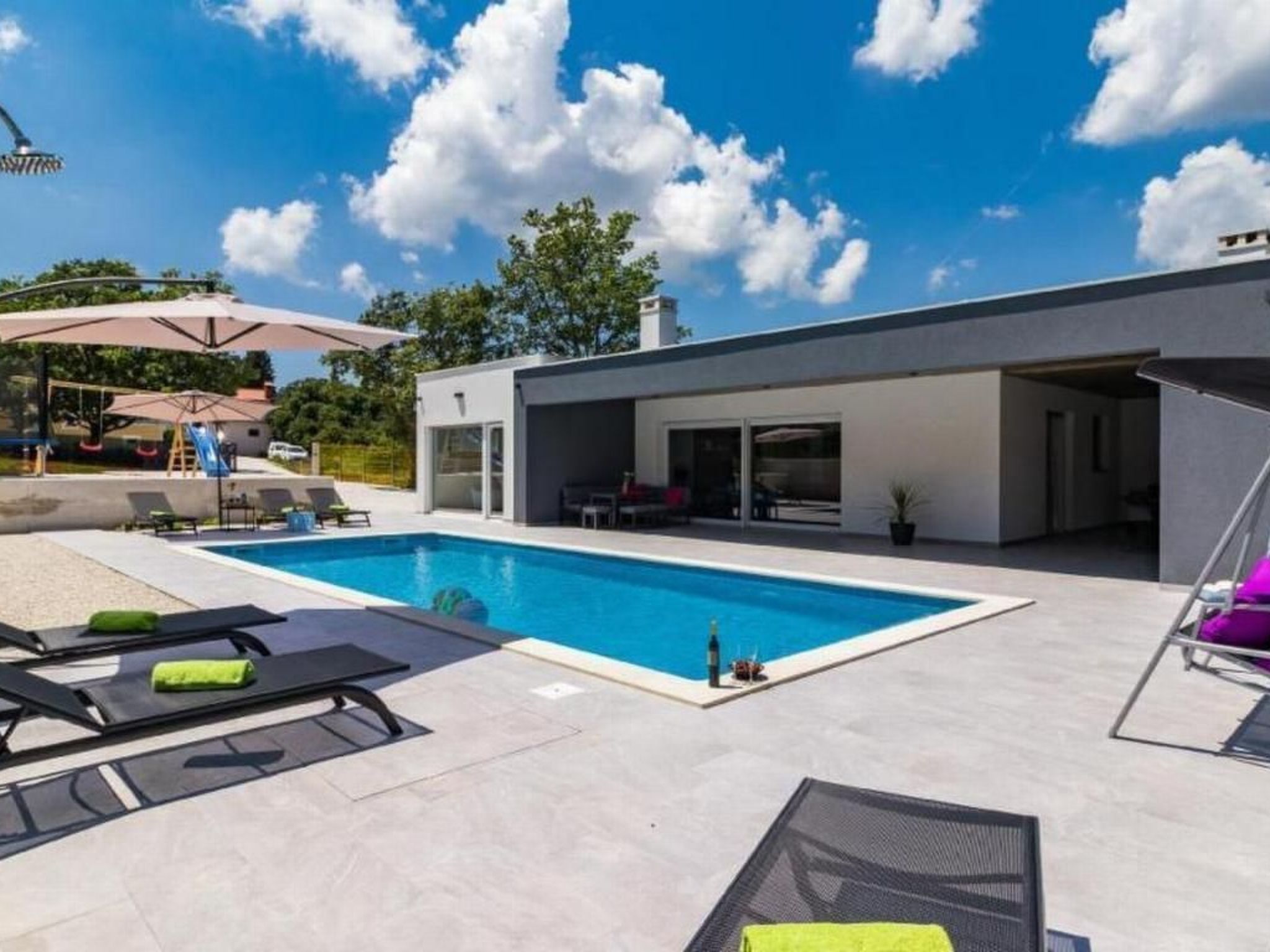 Villa Sanivaro mit beheiztem Pool und Whirlpool-Inside