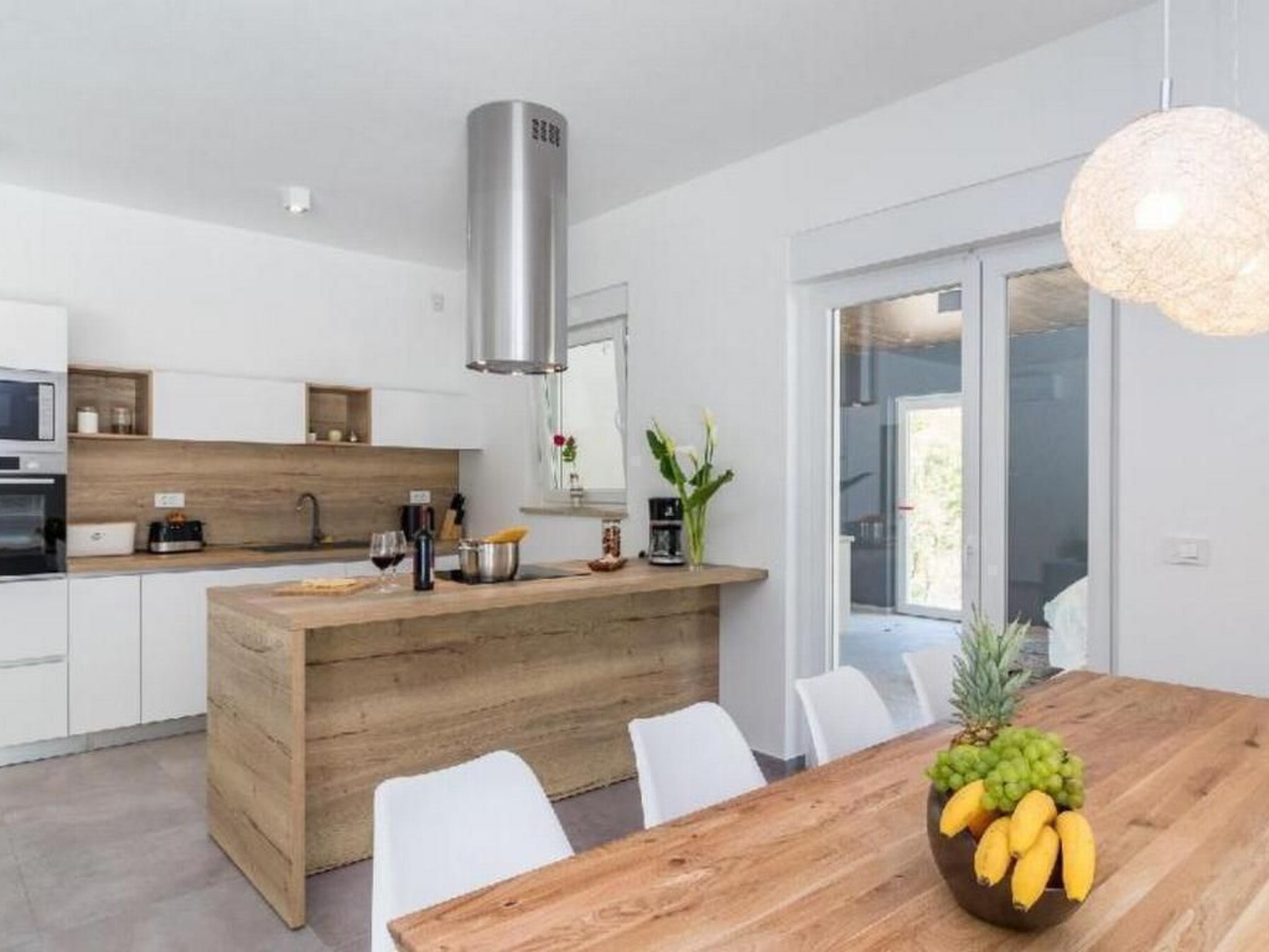 Villa Sanivaro mit beheiztem Pool und Whirlpool-Inside