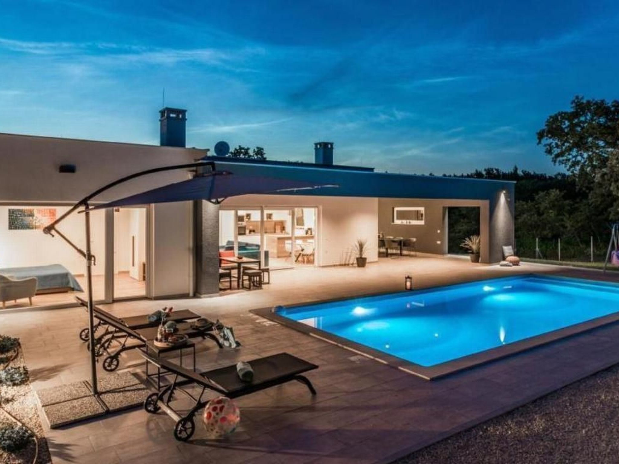 Villa Sanivaro mit beheiztem Pool und Whirlpool-Inside