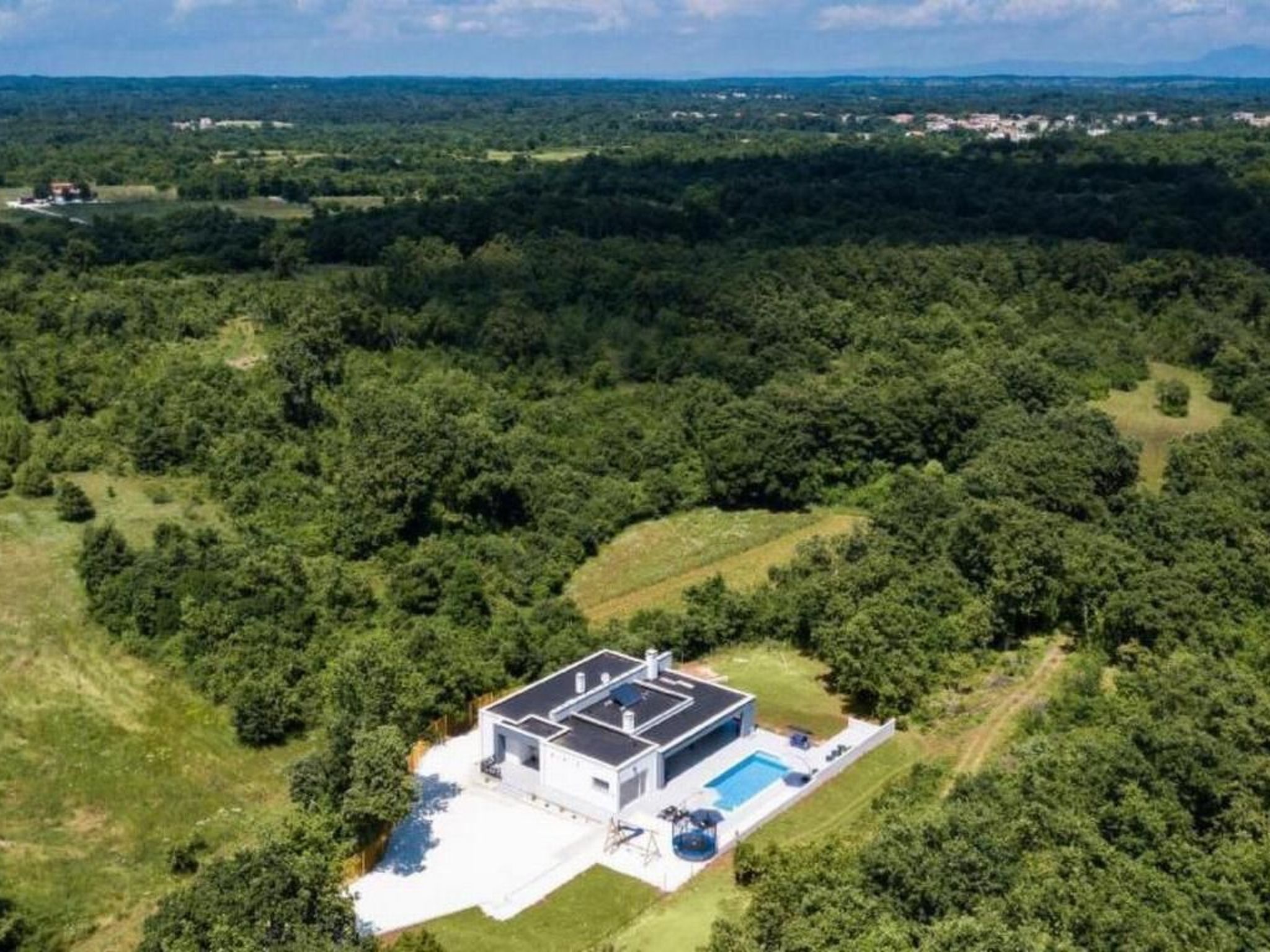 Villa Sanivaro mit beheiztem Pool und Whirlpool-Inside